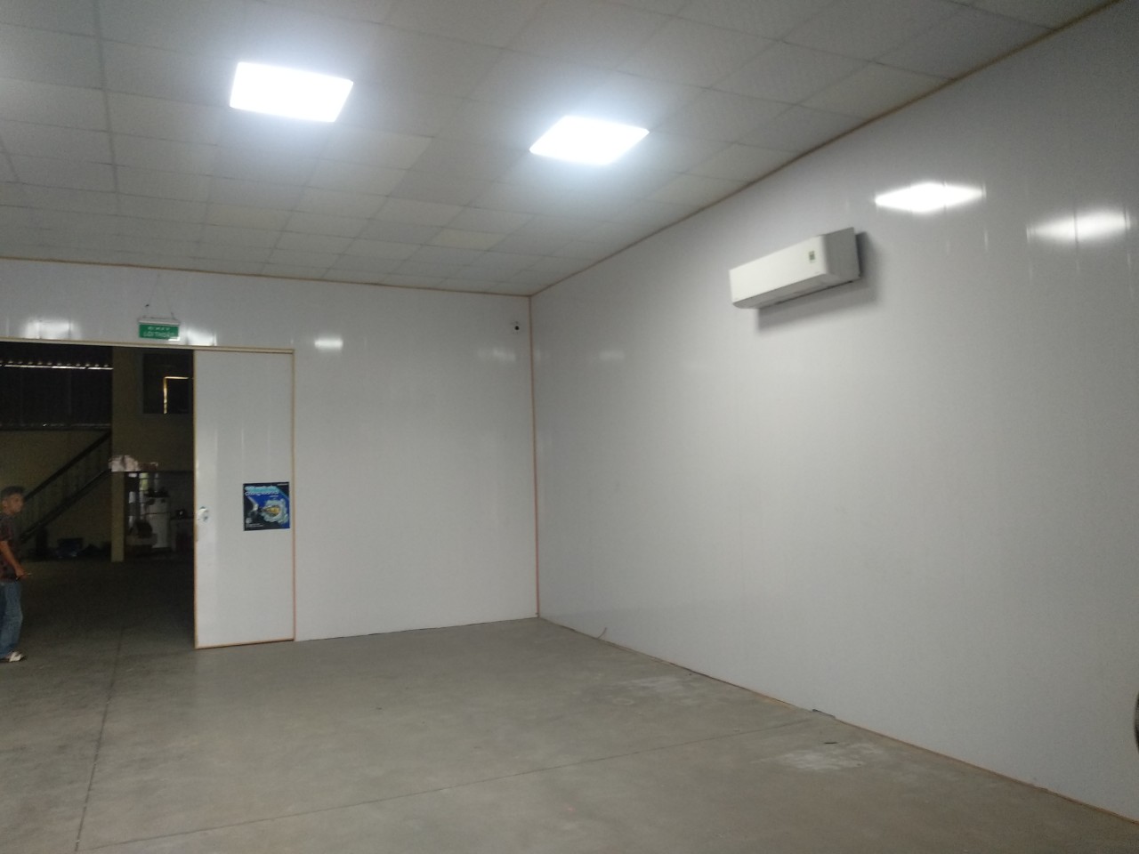 Cần cho thuê kho xưởng rộng 270m2 tại mặt đường 208, quốc lộ 17b, Thị Trấn An Dương