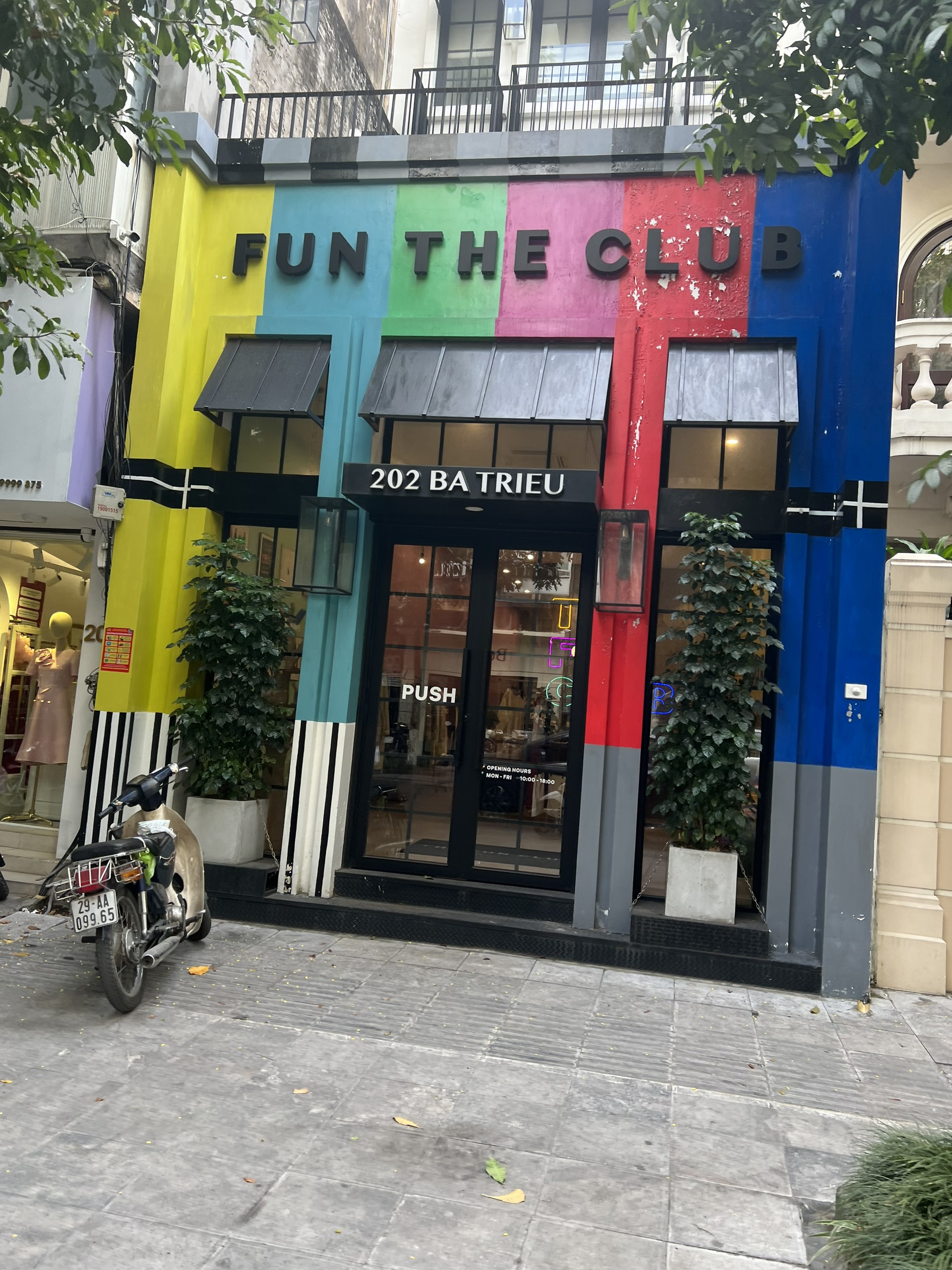 Cho thuê nhà mặt phố nhà siêu đẹp CHIẾN THẮNG, DT 95 M2, Mặt tiền 10M