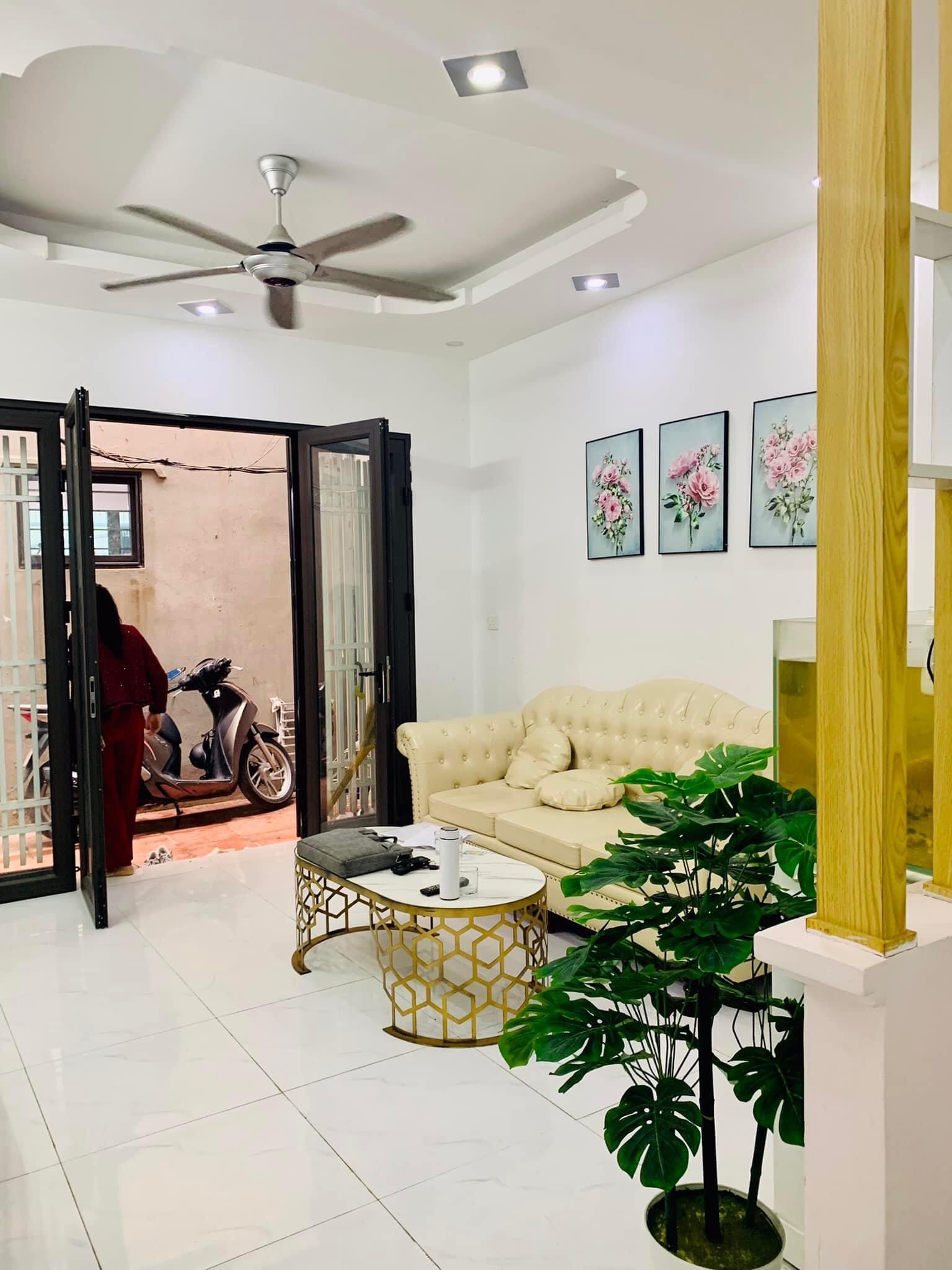 CHÍNH CHỦ CẦN BÁN NHÀ QUANG LÃM , HÀ ĐÔNG Ô TÔ ĐỖ CỬA , GIÁ CHỈ 2,8 TỶ