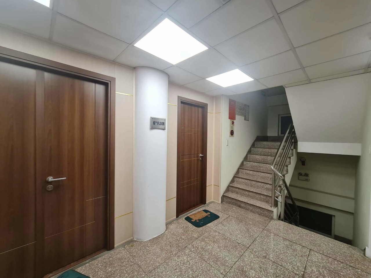 285m2