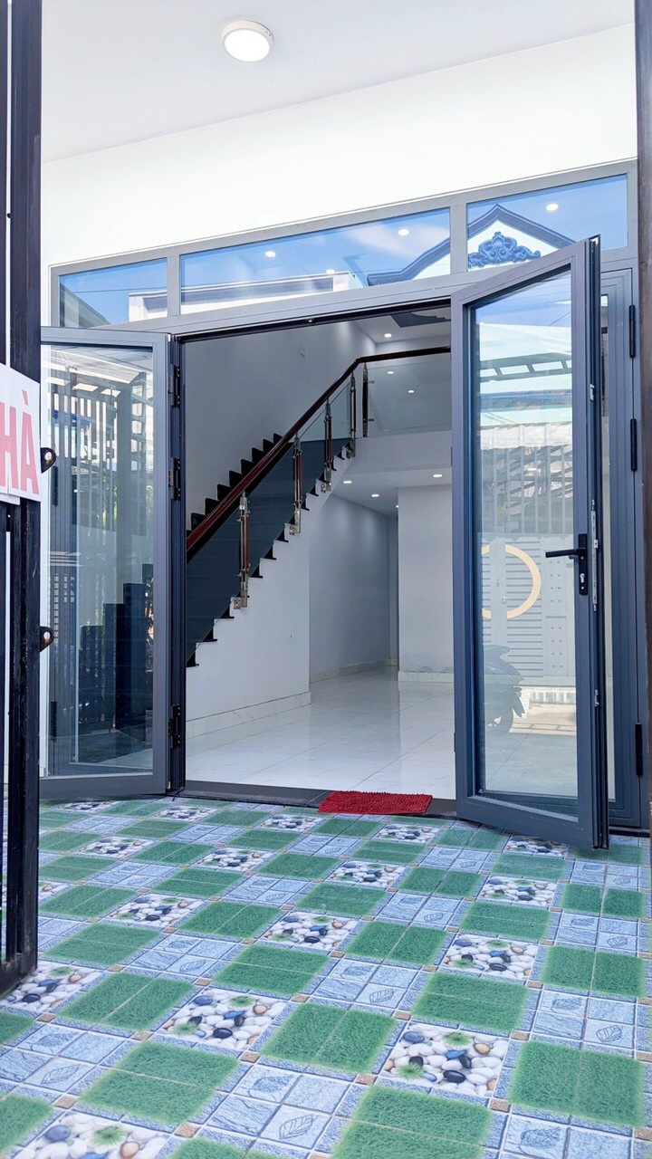 Bán nhà Ngay mặt tiền 359 sát Đỗ Xuân Hợp Kinh Doanh Đỉnh Dt 120m2 chỉ 8.8 tỷ