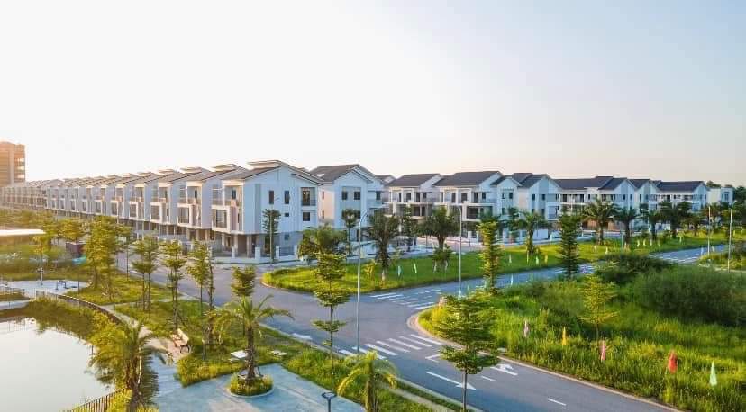 Dự án mới duy nhất kí trực tiếp chủ đầu tư , vào đầu tháng 12 . LH Văn phòng chủ đầu tư