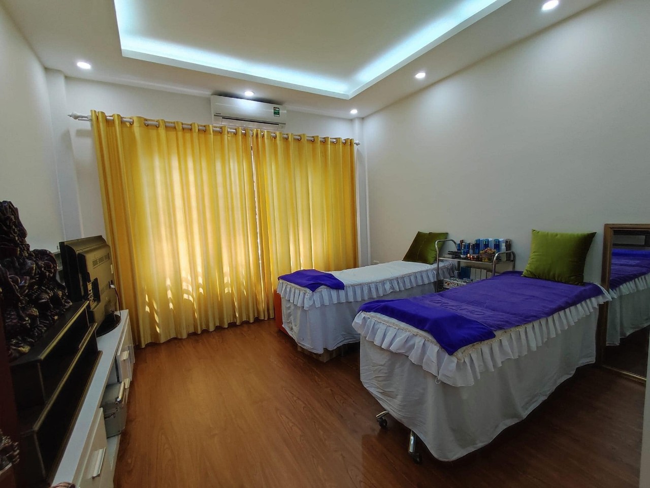 Bán nhà Lạc Long Quân Cầu Giấy 31m2 5 tầng, kinh doanh, giá 4.1 tỷ