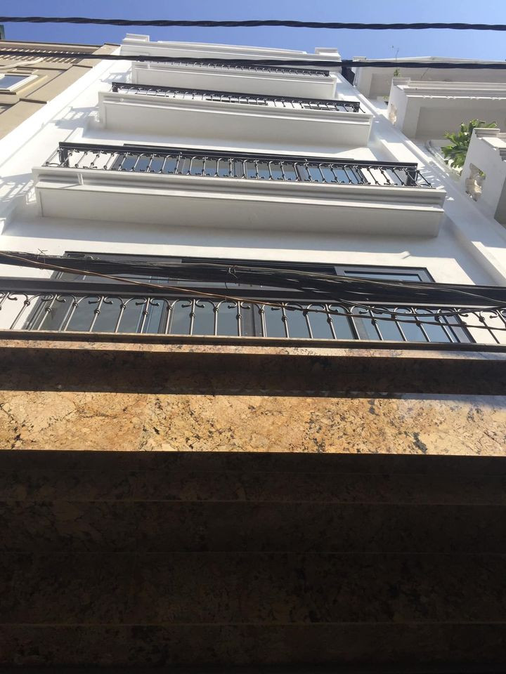 Bán nhà Giáp Nhị Hoàng Mai 41m2 5 tầng mặt tiền 5.2m, oto, kinh doanh