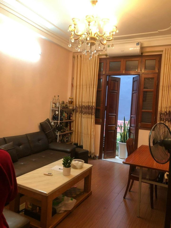 Bán nhà Phùng Chí Kiên Cầu Giấy 42m2 5 tầng, phân lô, oto đỗ