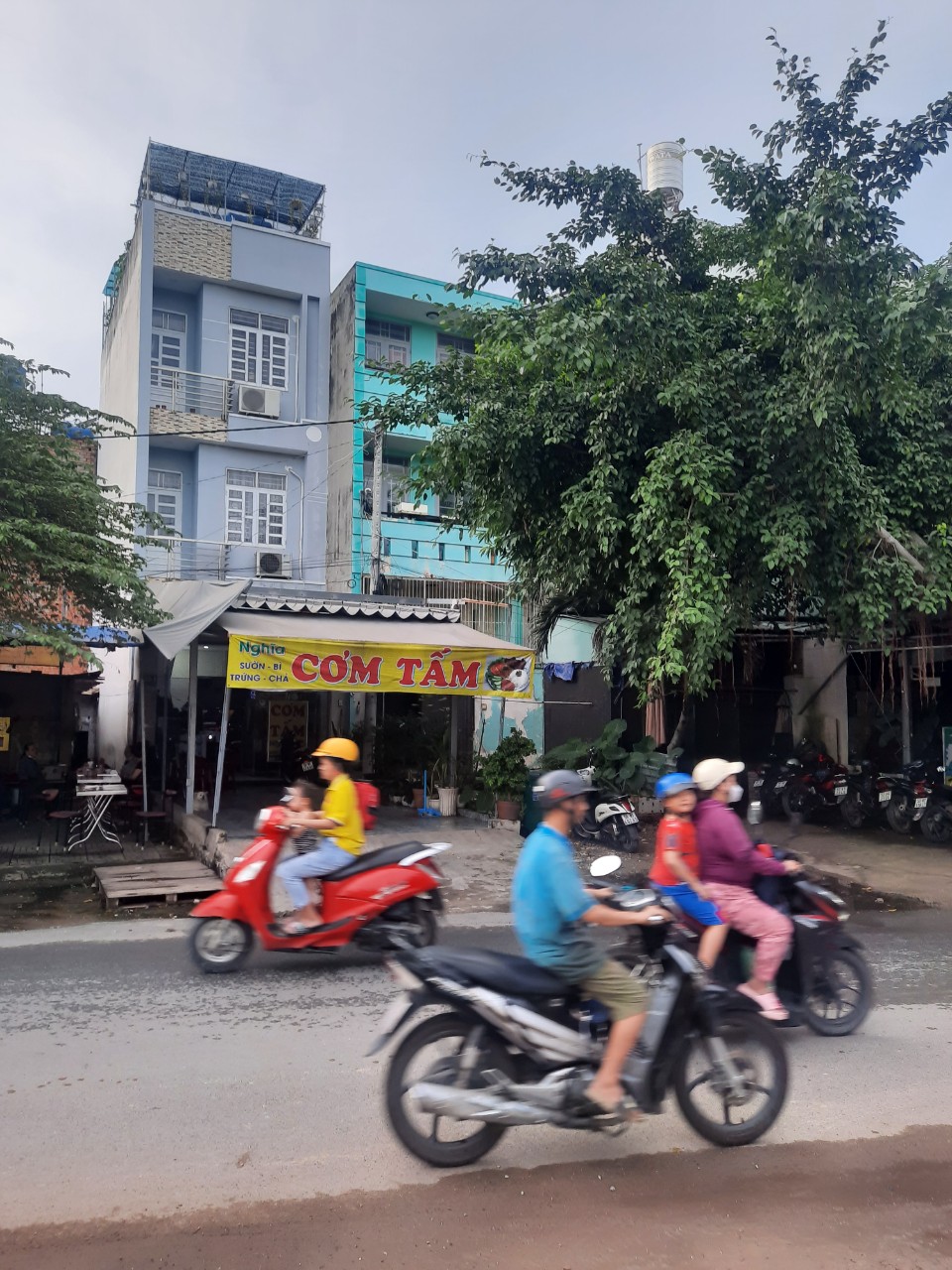 Chính chủ cần bán nhà 1 trệt 2 lầu đúc, mặt tiền đường 20m Kênh Tham Lương