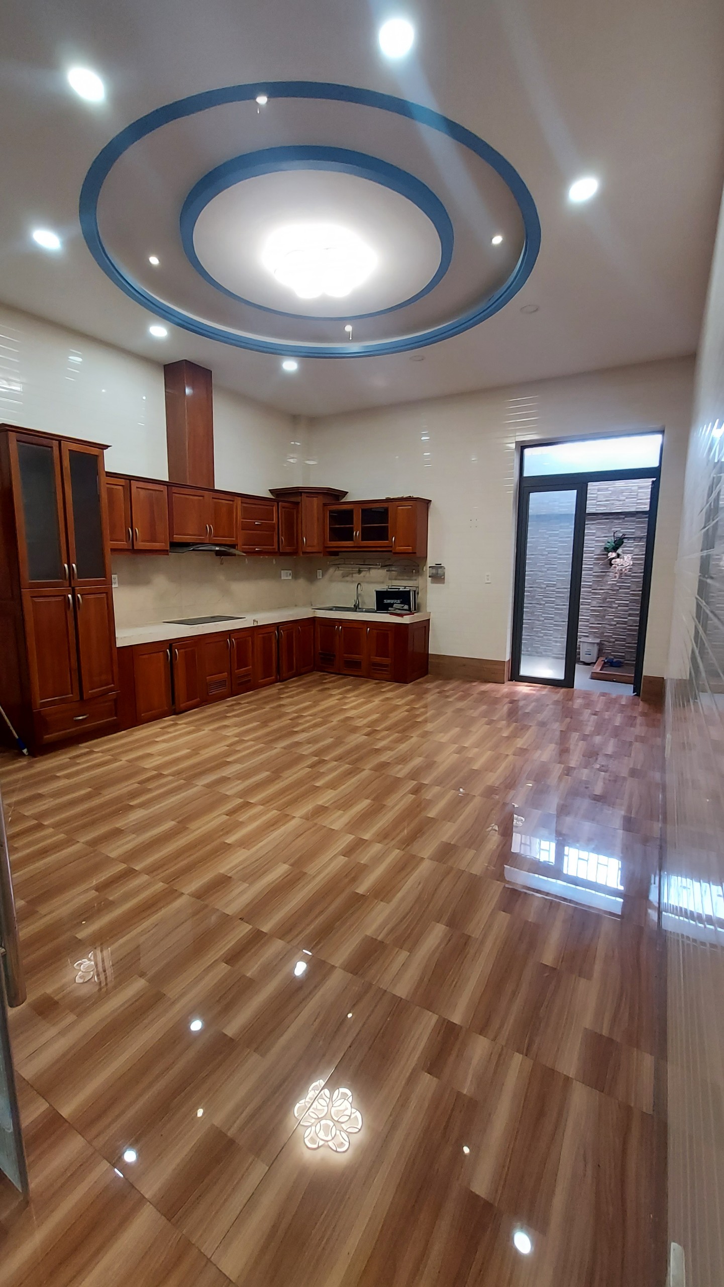 cho thuê Nhà nguyên căn Mặt Tiền Đường Phạm Hùng Nối Dài. Khu Đại Phúc .Dt:5x22,trệt 3 lầu +st,5pn.Giá:26tr/tháng