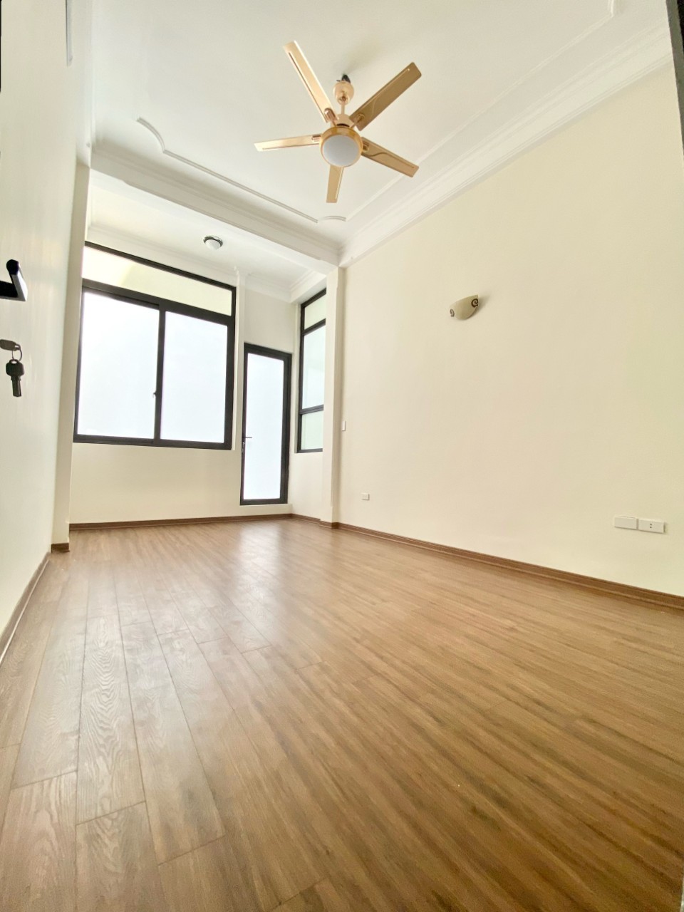 Bán nhà Thái Thịnh Đống Đa 31m2 4 tầng, lô góc giá 4.1 tỷ