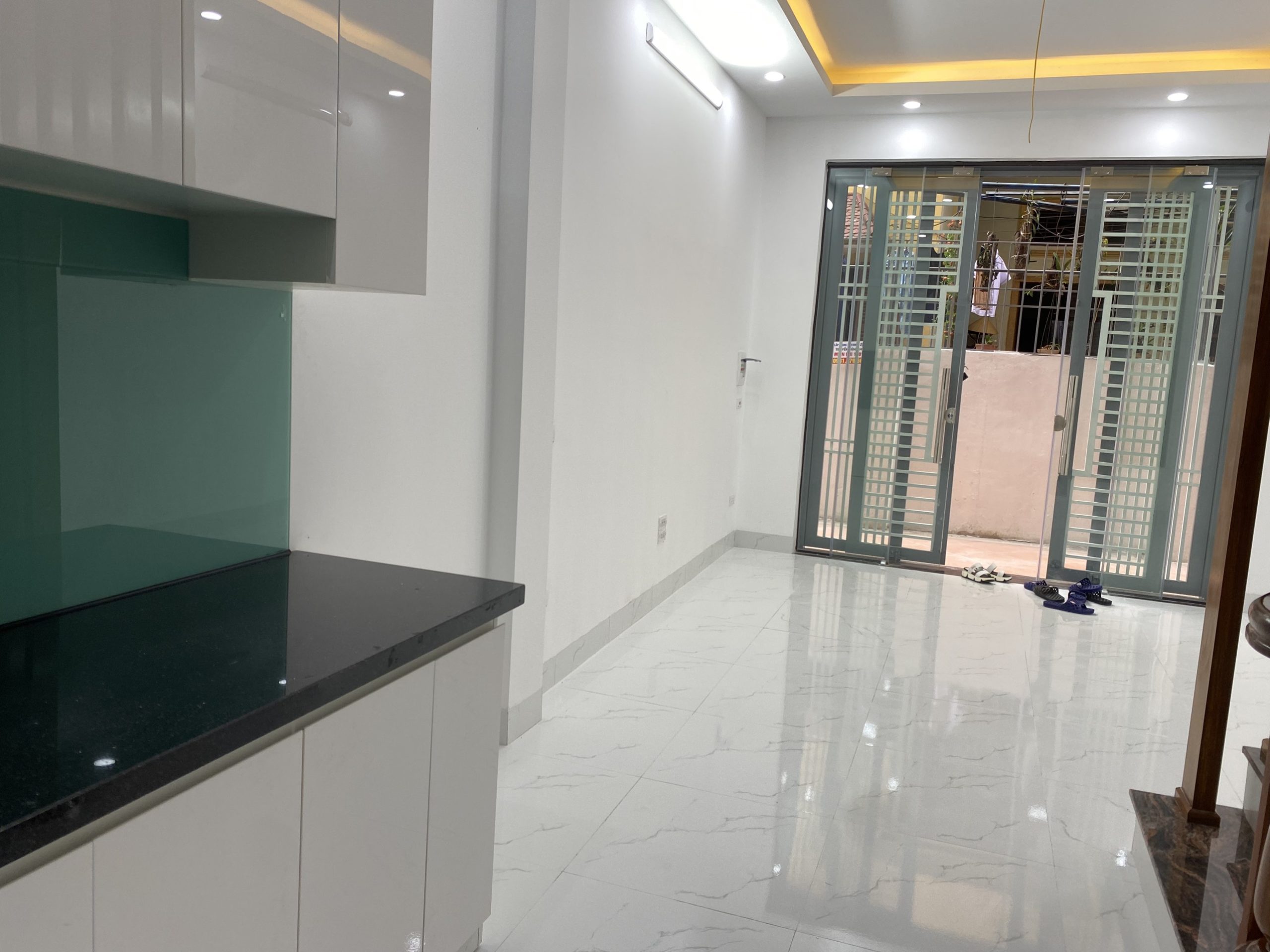 Bán nhà Xuân Đỉnh ô tô con đỗ cửa quay đầu trước nhà, ngõ thẳng tắp, 30m ra mặt đường Xuân Đỉnh, nhà mới ở luôn, nội