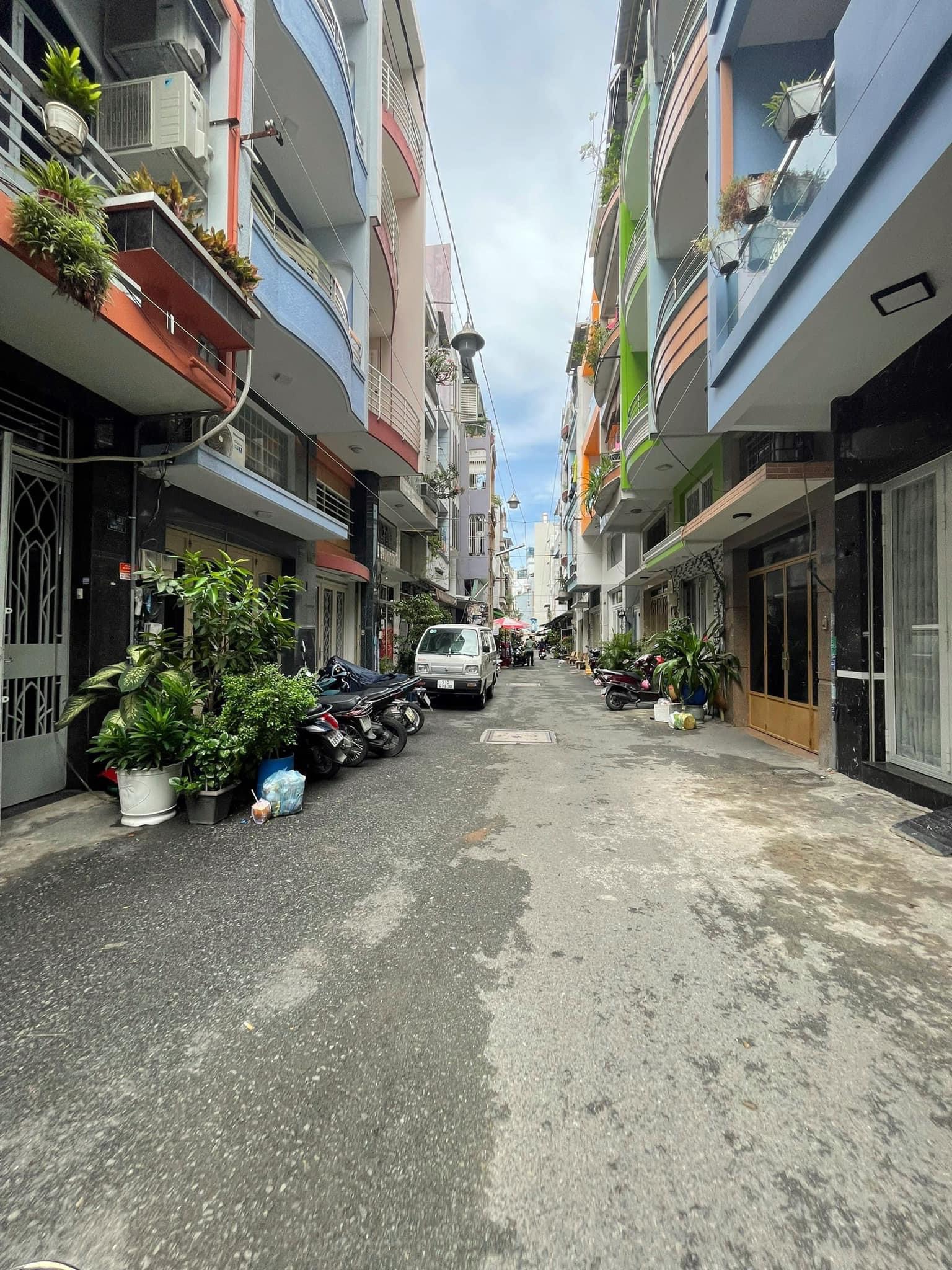 BÁN NHÀ CĂN GÓC 2 MẶT TIỀN HẺM XE HƠI 5,8X11M , ÍT LỘ GIỚI , QUẬN 3 , CHỈ 12,X TỶ TL