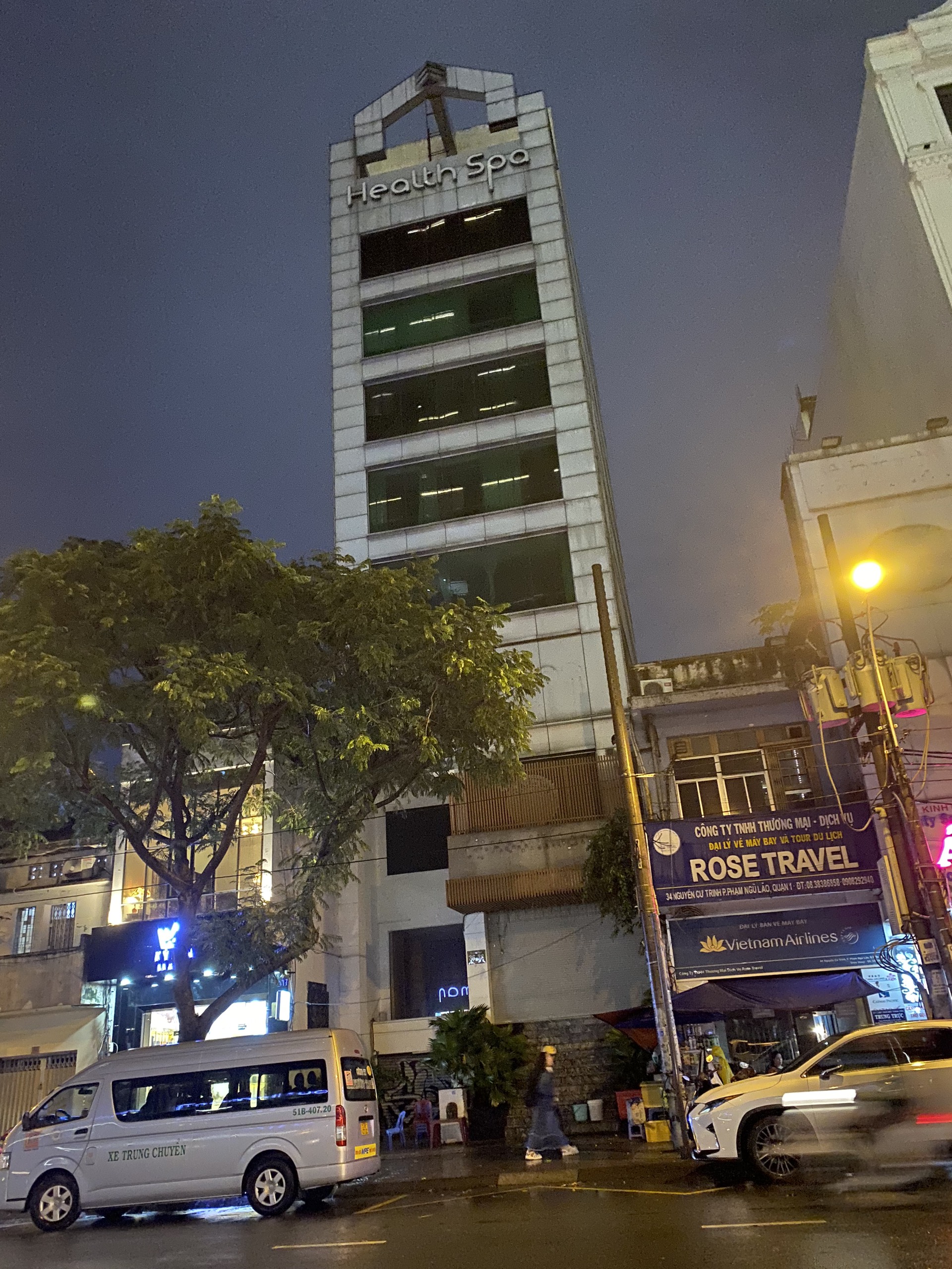 Cho thuê tòa nhà 36-38 Nguyễn Cư Trinh Hầm 10 tầng giá 400 triệu/tháng