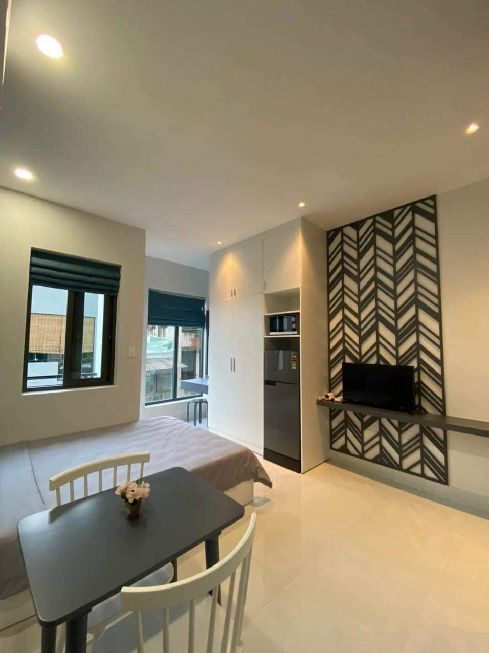 Bán Tòa nhà 3MT hẻm VIP Lê Văn Sỹ thông Trường Sa, Q3. DT 7x23 (hậu nở), 6 tầng, HĐT 1,5 tỷ/năm