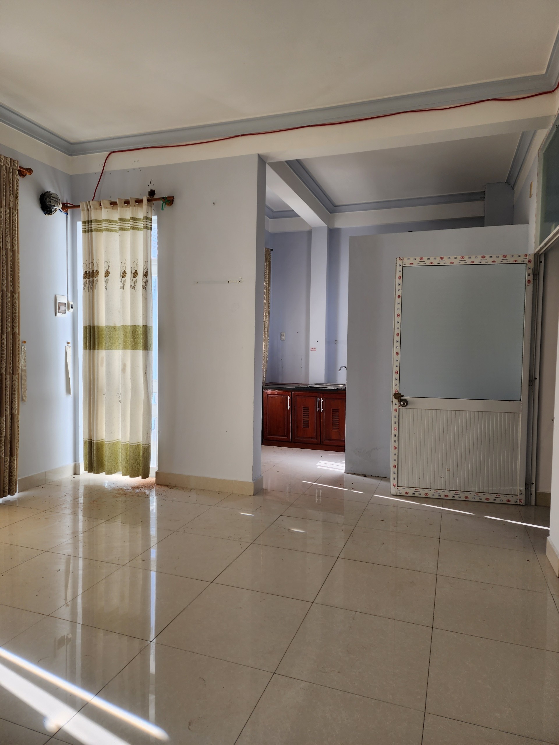 Cần bán gấp nhà 3 tầng kiểu khách sạn mini Phố Tân Trào, Vĩnh Nguyên, Nha Trang.
