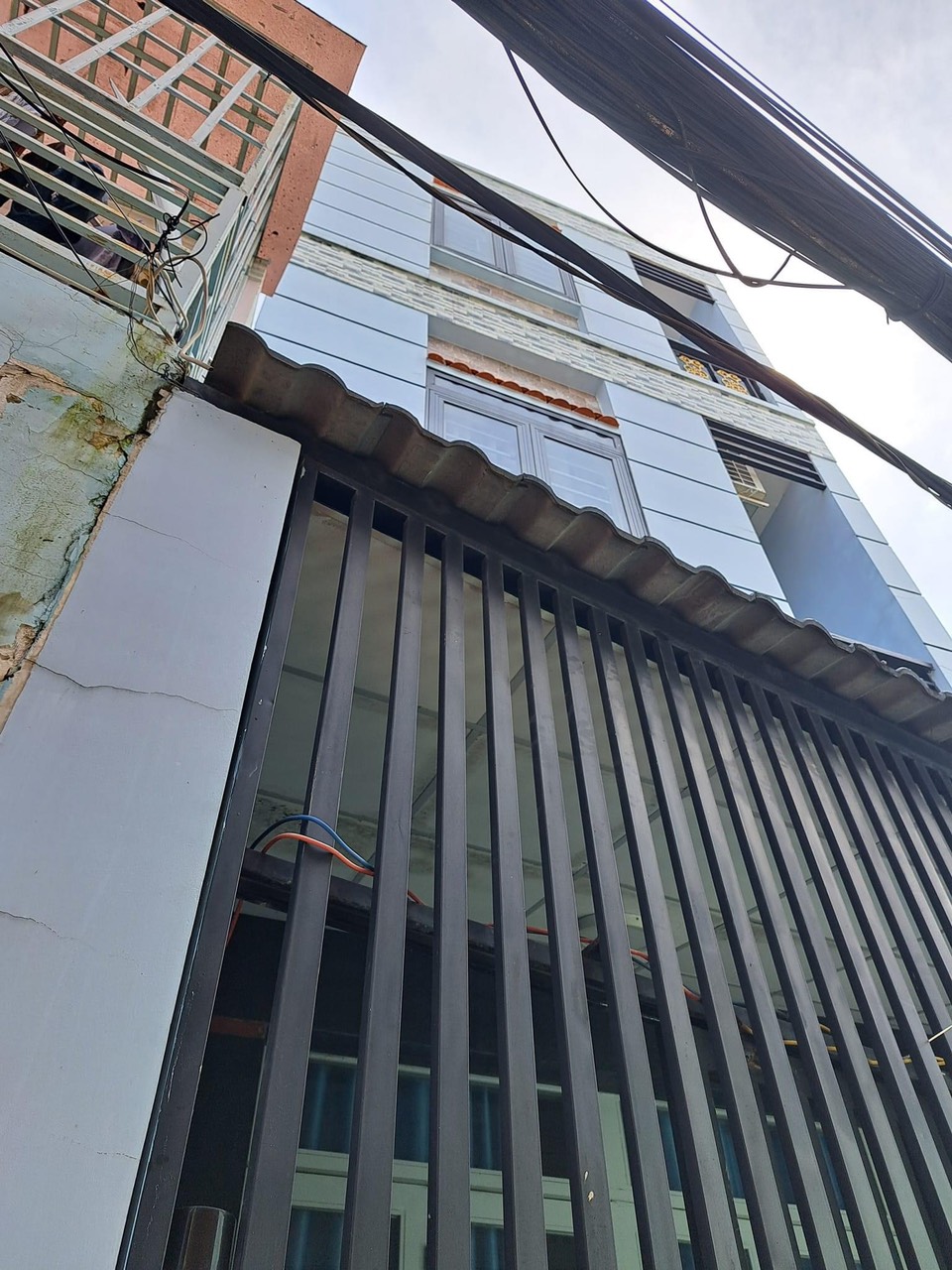 CÁCH MẶT TIỀN LÊ VĂN LƯƠNG 100M- 3 TẦNG- NHÀ MỚI Ở NGAY- TRUNG TÂM QUẬN 7- KẾ BÊN TTTM LOTTE- NHỈNH 4 TỶ.