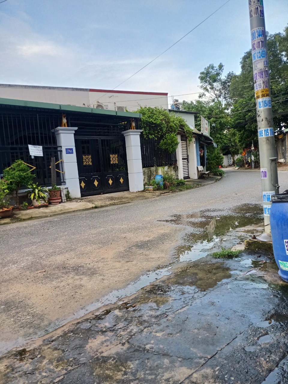 Cho Thuê Nhà Nguyên Căn Nội Thất Cơ Bản Mặt Tiền Đường Bùi Thị Cội