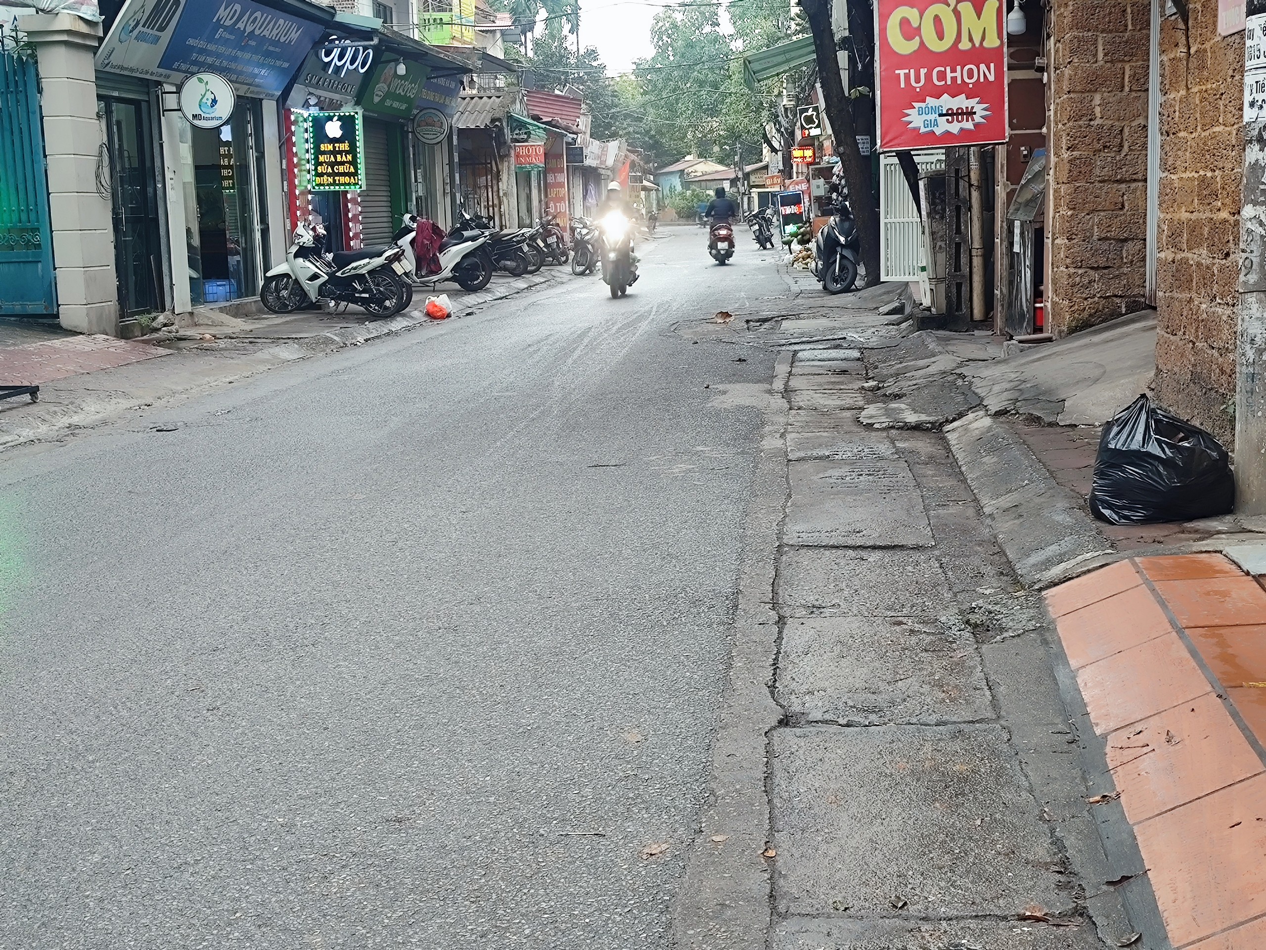 Mặt phố Nguyễn Đổng Chi 83m2x5T, vỉa hè 2 mặt tiền, kinh doanh đỉnh, giá rẻ 12.2 tỷ