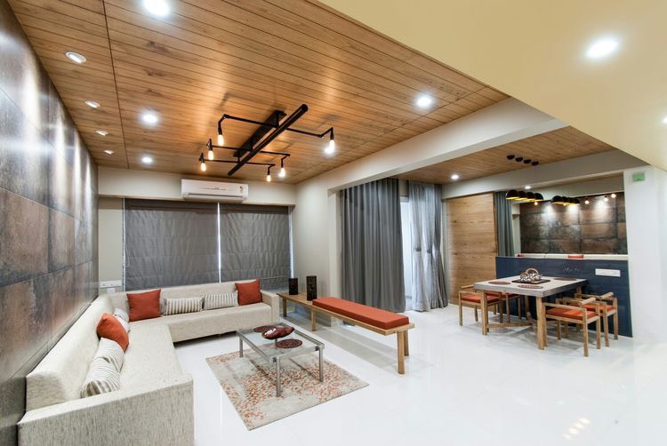 Bán nhà mặt phố kết hợp kinh doanh Hoàng Mai, 5 tầng 74m , kinh doanh đa ngành