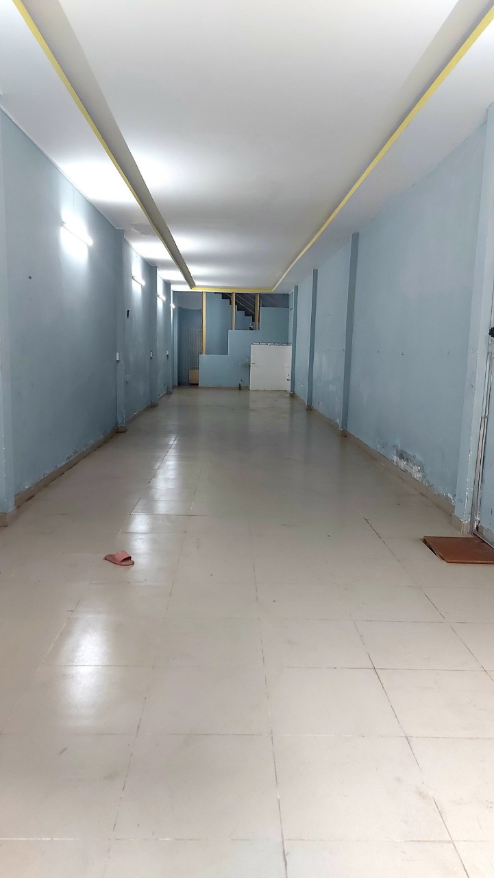 Bán nhà Mặt Tiền đường Hiền Vương - Phú Thạnh - Quận Tân Phú DT gần 100m2.