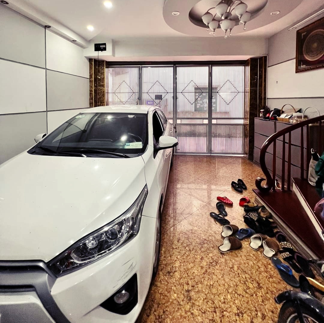 Bán nhà phân lô 66m2 ngõ 165 trung tâm Cầu Giấy gara 2 ô tô, khu dân trí, an ninh, an sinh tốt