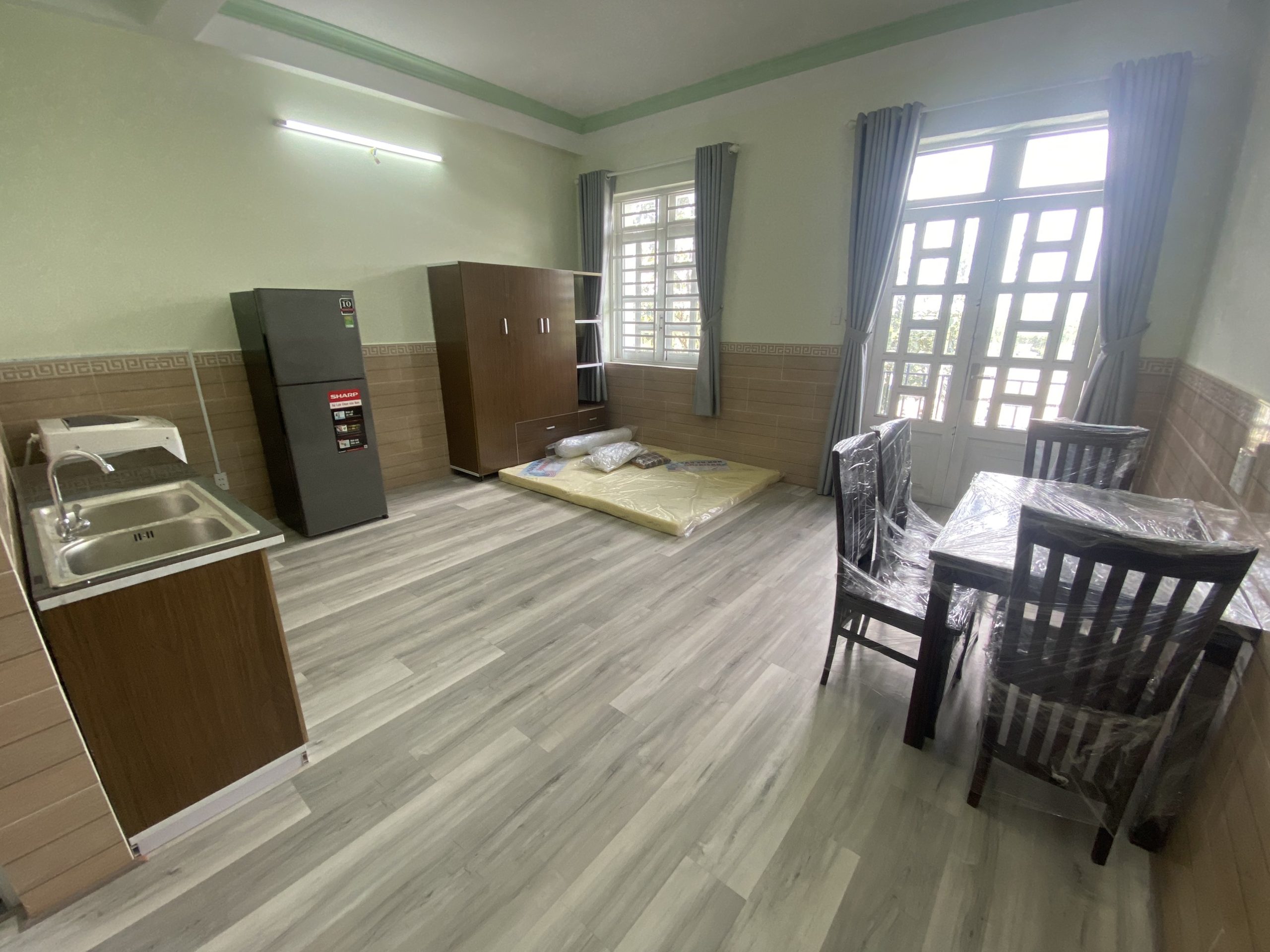 Cho thuê phòng và chdv khu Trung Sơn Q7