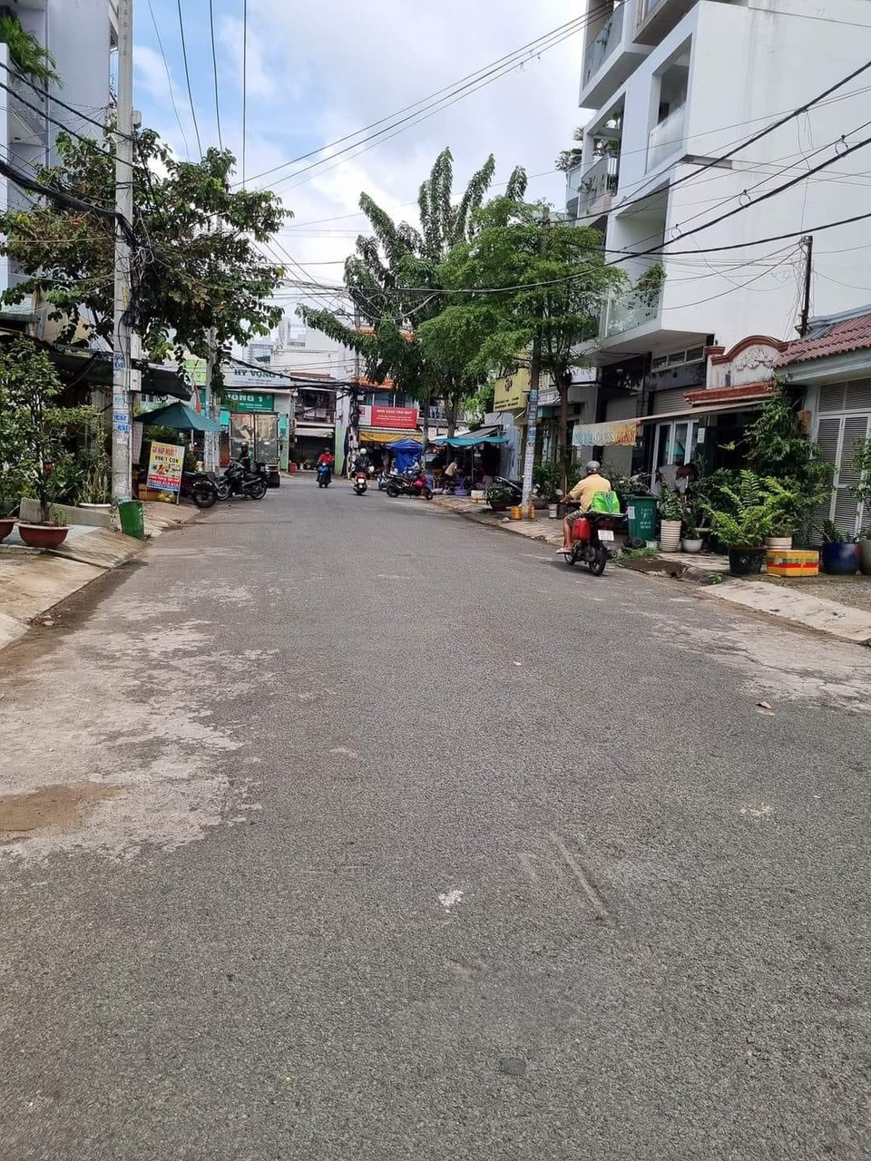 BAN NHA MAT TIEN DUONG 27. TAN QUY .QUAN 7