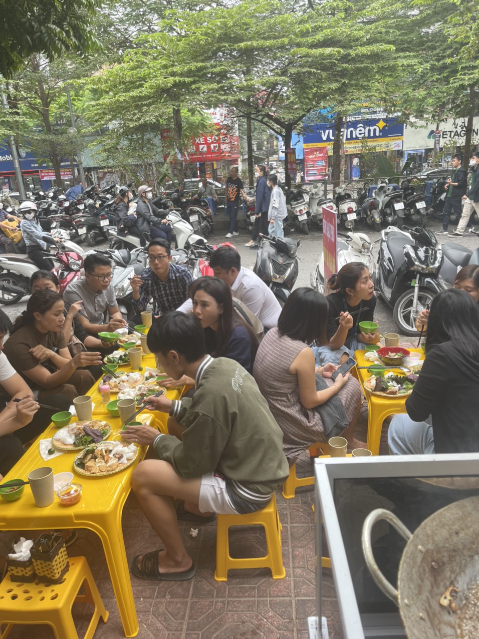 HOT HOT CẦN SANG NHƯỢNG QUÁN ĂN TẠI THÁI HÀ - ĐỐNG ĐA - HÀ NỘI