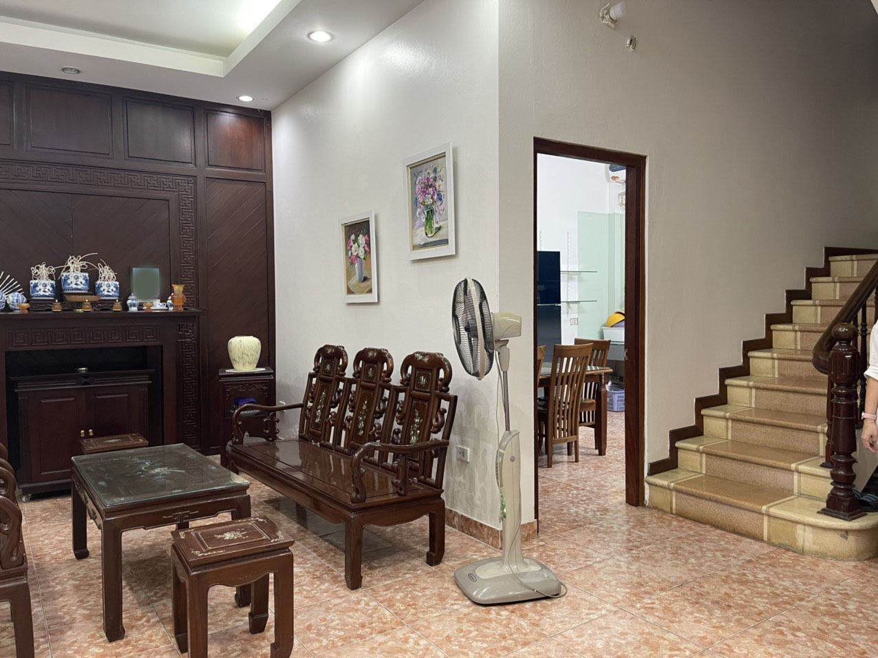 Cho thuê nhà nguyên căn biệt thự 65m2 4 tầng đầy đủ nội thất tại Đội Cấn. Ưu tiên hộ gia đình, giá chỉ 17