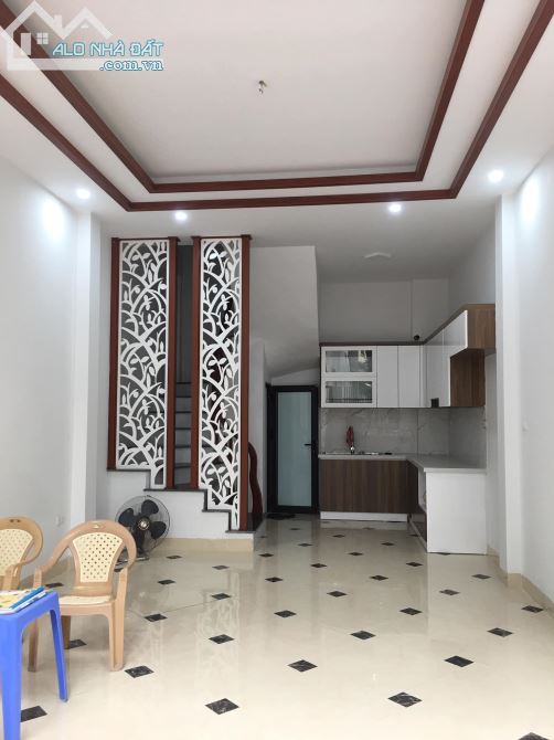 Bán nhà Phố Lương Khánh Thiện, NGuyễn Đức Cảnh, 36m2 x 5 tầng, LÔ Góc, Giá: 4,2 tỷ( ctl)