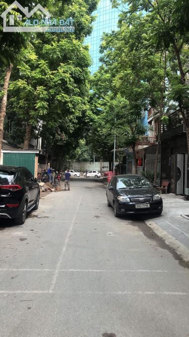 BÁN NHÀ PHÂN LÔ - VỈA HÈ - GA RA - KINH DOANH - KĐT XA LA - HÀ ĐÔNG 80m x 5T, CHỈ 9.6 TỶ