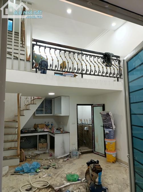 NHÀ MỚI Ở NGAY - TT ĐỐNG ĐA - NGÕ BA GÁC - TẦM TIỀN NHỎ NHIỀU KHÁCH - NHÀ CHỢ KHÂM THIÊN,