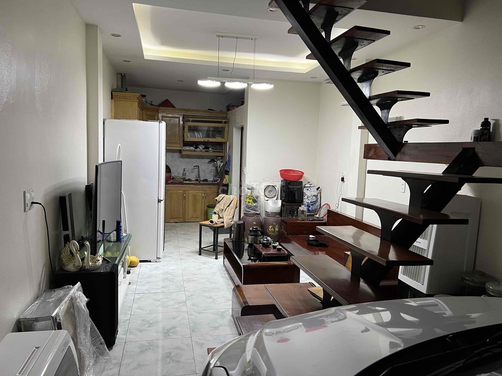 Cần cho thuê nhà mặt đường tại Cổ Linh, phường Thạch Bàn, Long Biên, Hà Nội