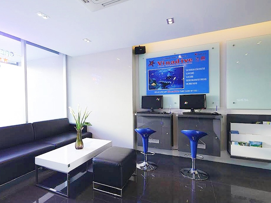 CẦN BÁN KHÁCH SẠN MẶT TIỀN NGUYỄN THIỆN THUẬT , PHỐ TÂY NHA TRANG - NHA TRANG