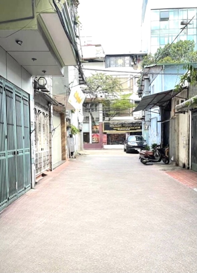 Bán nhà Trần Quốc Hoàn Cầu Giấy 50m2 5Tầng MT4.5m-Oto Tránh Ở Kết Hợp Kinh Doanh Văn Phòng Cực Đẹp