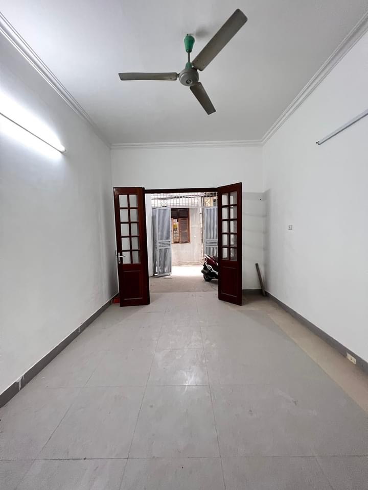 Nguyễn Thị Định - Ngõ thông - kinh doanh tốt- 2mặt ngõ trước sau - cách 2mặt phố chỉ 20m - Bãi gửi xe cách