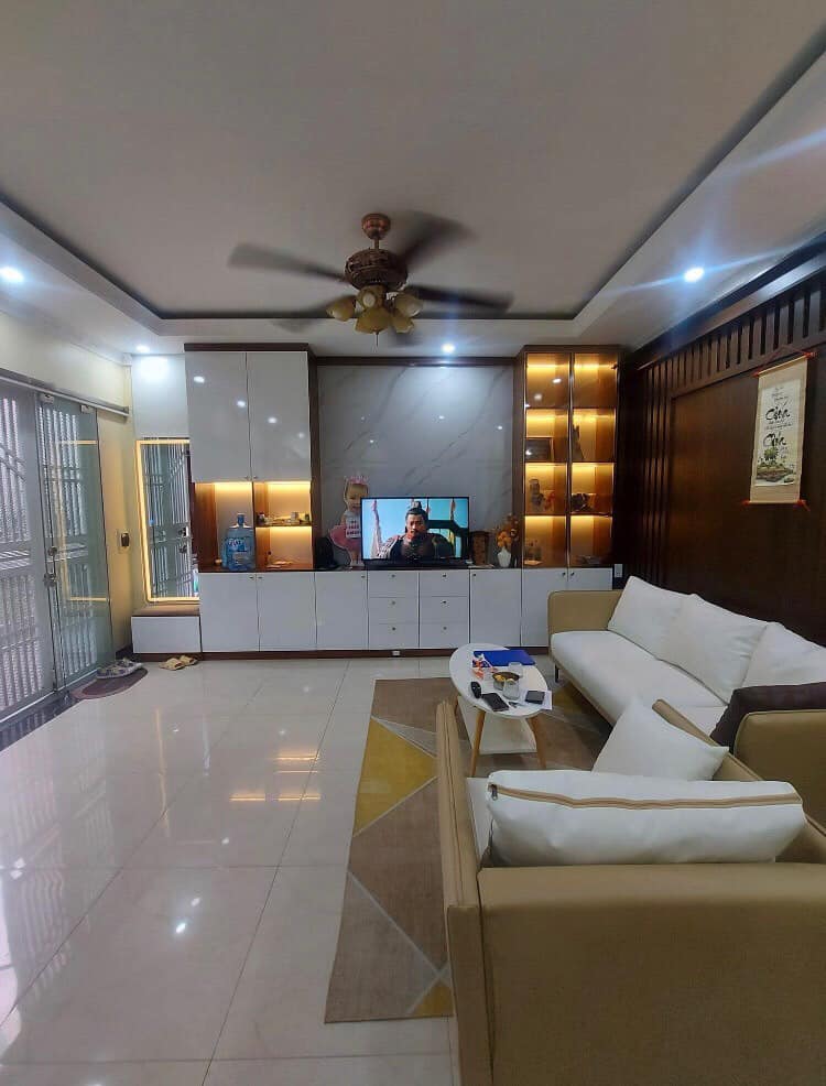 Bán nhà ngõ 124 Âu Cơ, Tây Hồ 130m2 Gara 3 Ô tô Kinh doanh 13 tỷ