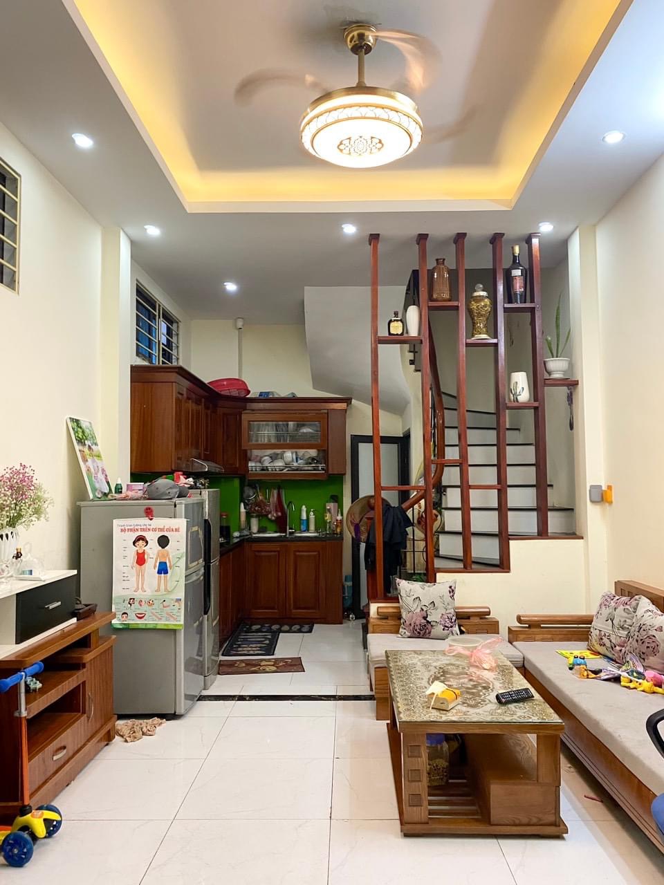 Bán nhà đẹp, ở luôn Khuyến Lương, Vành Đai 3, 30m2, 5T, Ô tô đỗ cổngi
