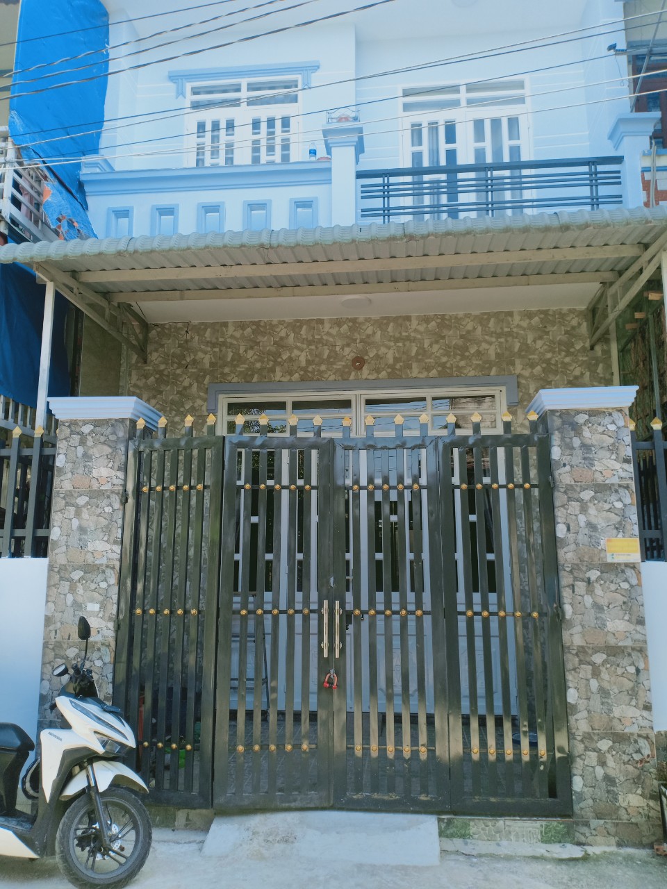 Bán Nhà Mới 2 Tầng BTCT Hẻm Xe Hơi Đường Trần Văn Mười Hóc Môn 65M2 Ngang 5M, Chỉ 2 Tỷ 6