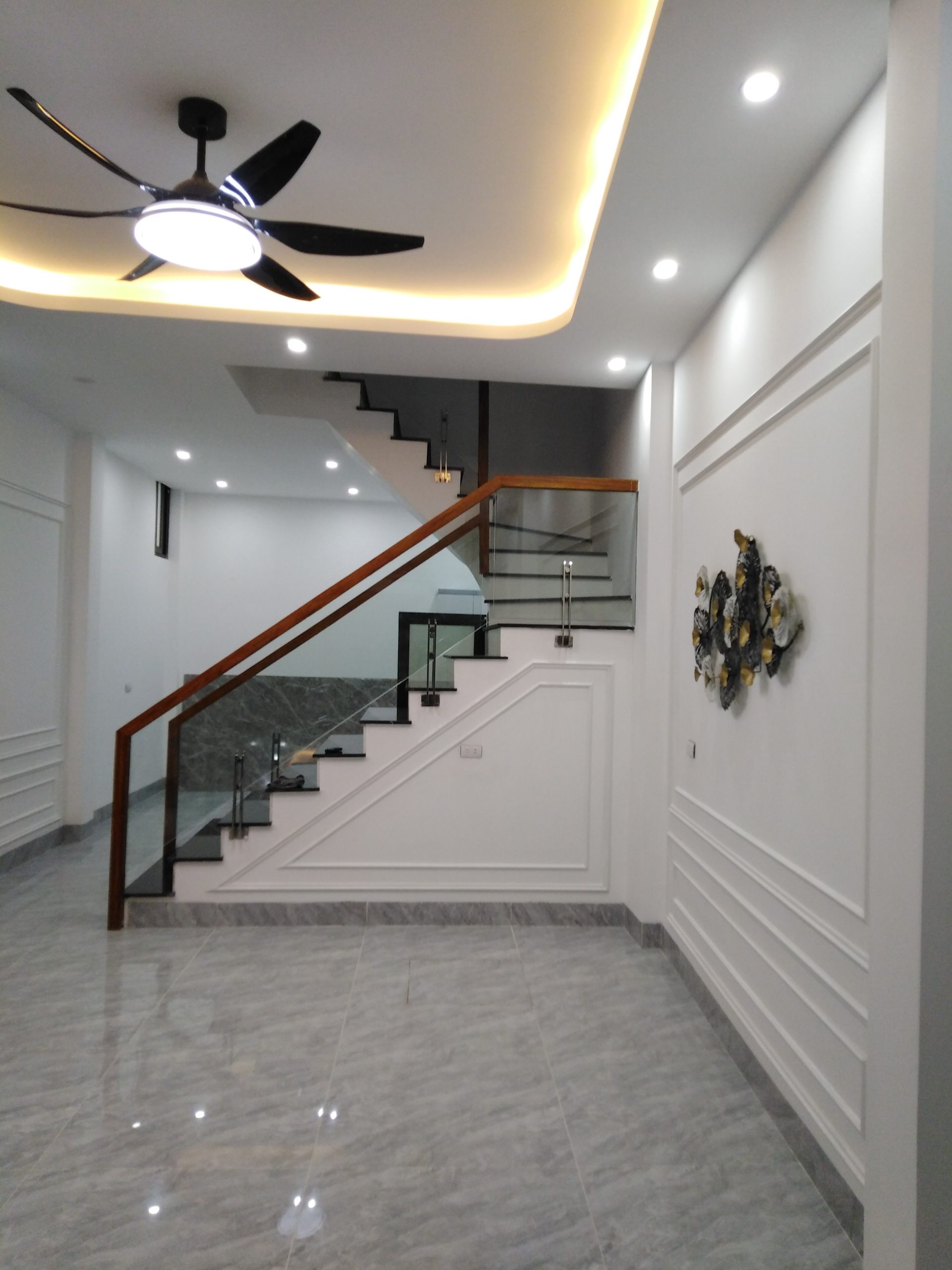 Bán nhà phố Âu Cơ, Tây Hồ, 48m2, oto10m, giá 6 tỷ