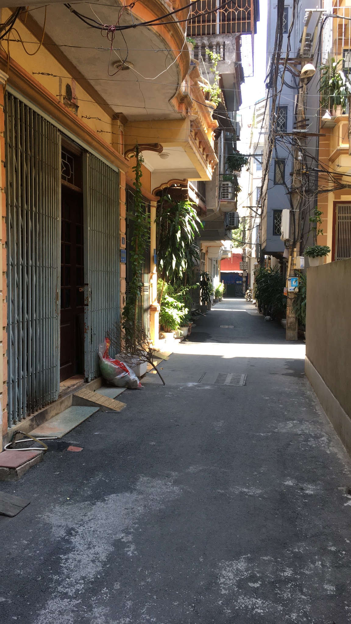 Gia đình cần bán gấp Nhà trung tâm Phùng Hưng Hà Đông 38m 3 tầng giá 4.35 tỷ lh: 0974708647