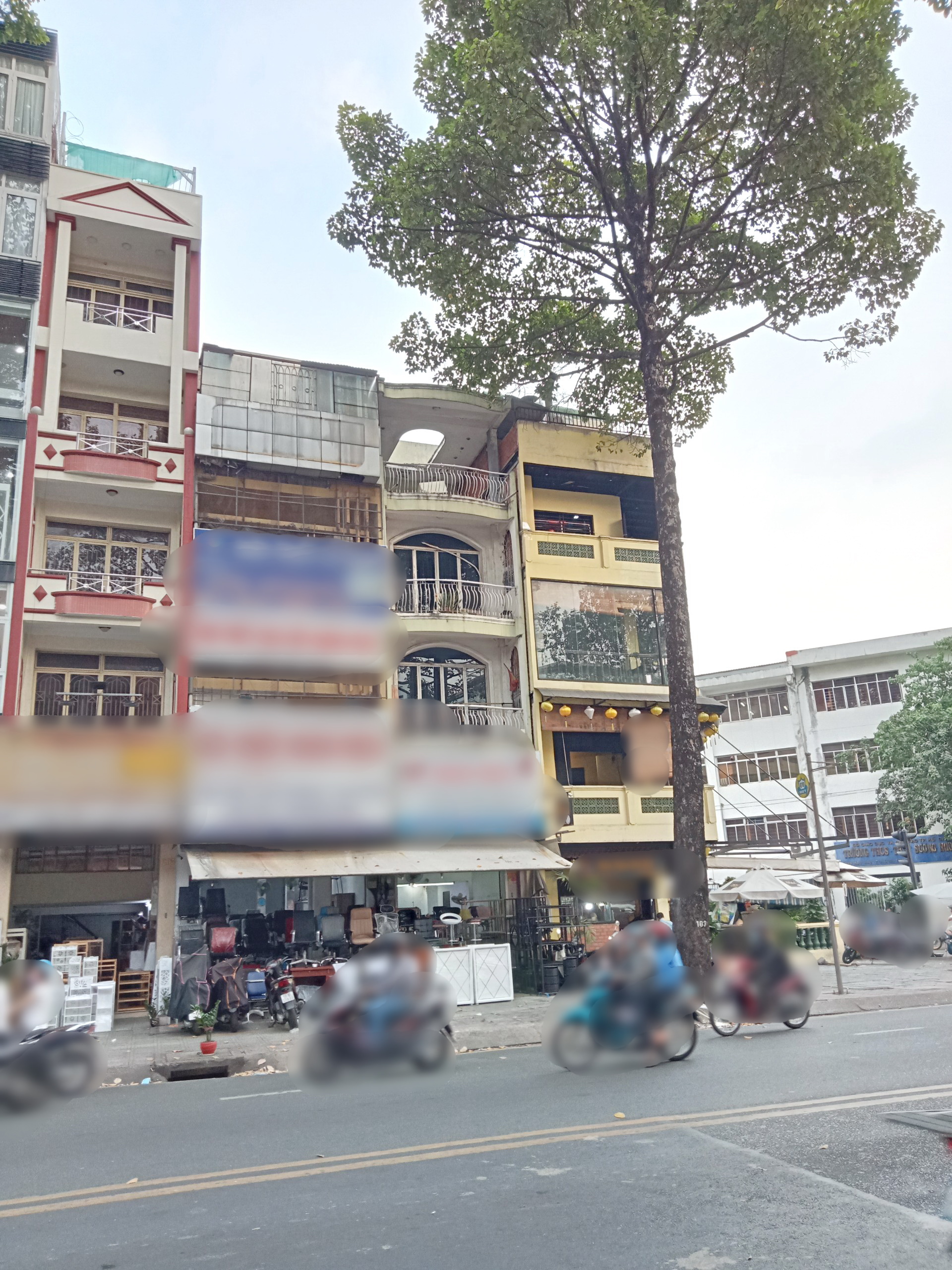 Nhà Nở hậu MT kinh doanh đông đúc, sầm uất Ngô Gia Tự P2.Q10
