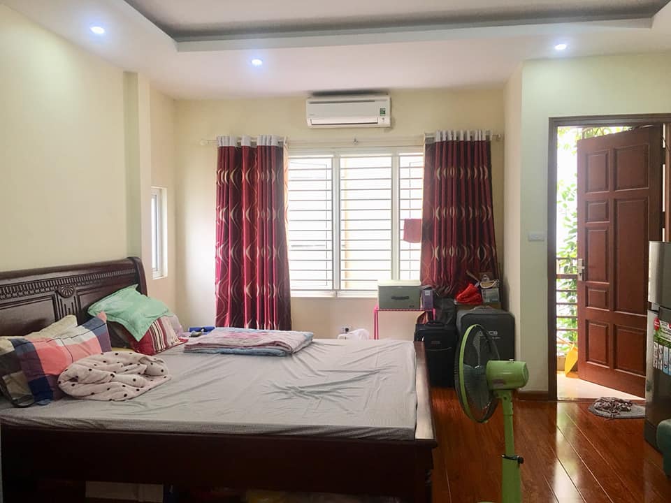 Bán nhà 5 tầng Đội Cấn, Ba Đình 61m2 rộng 5m giá nhỉnh 4 tỷ.