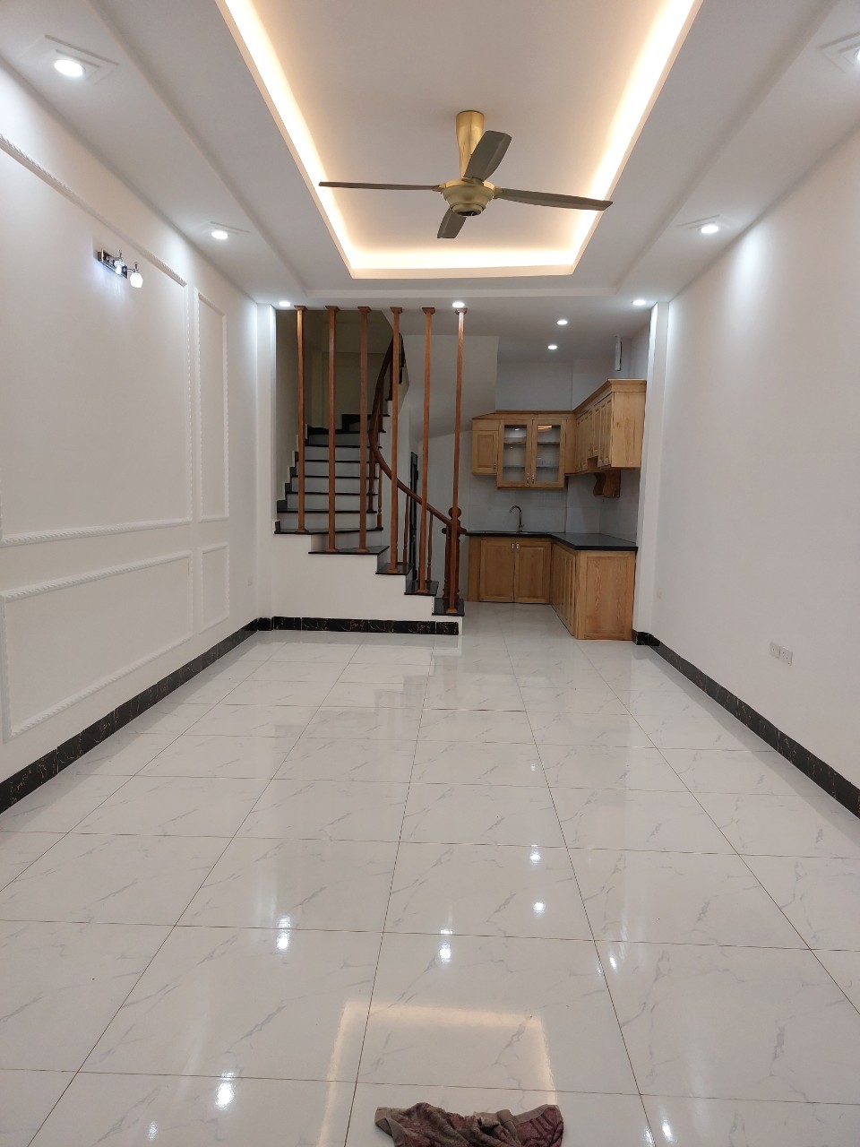 Bán nhà ngõ 663 Trương Định, ngõ rộng, thoáng, 42m2 5 tầng, 4,2 tỷ, nhà mới