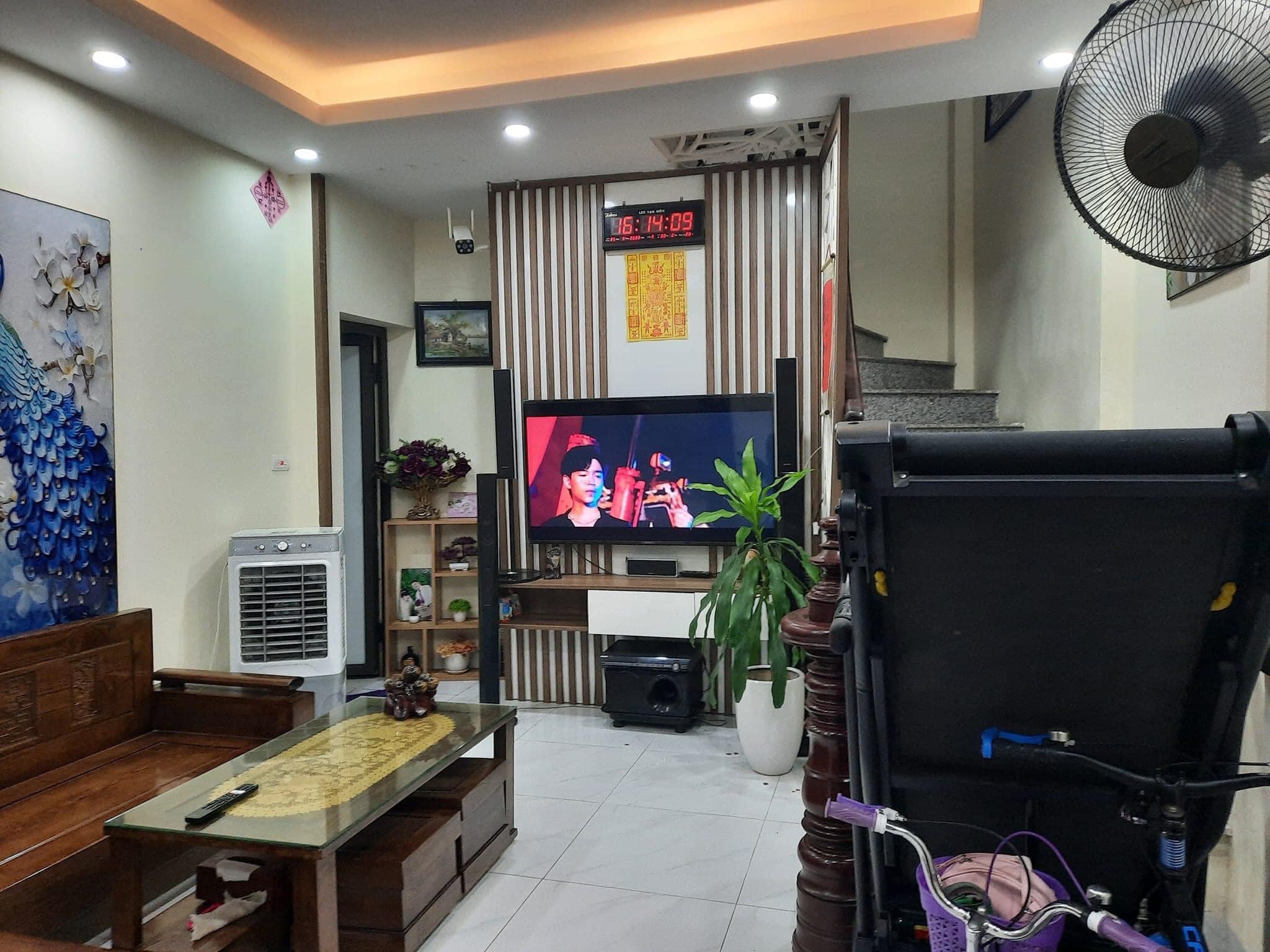 XÓT LẠI CĂN NHÀ 2.45 TỶ - THẠCH BÀN, LONG BIÊN