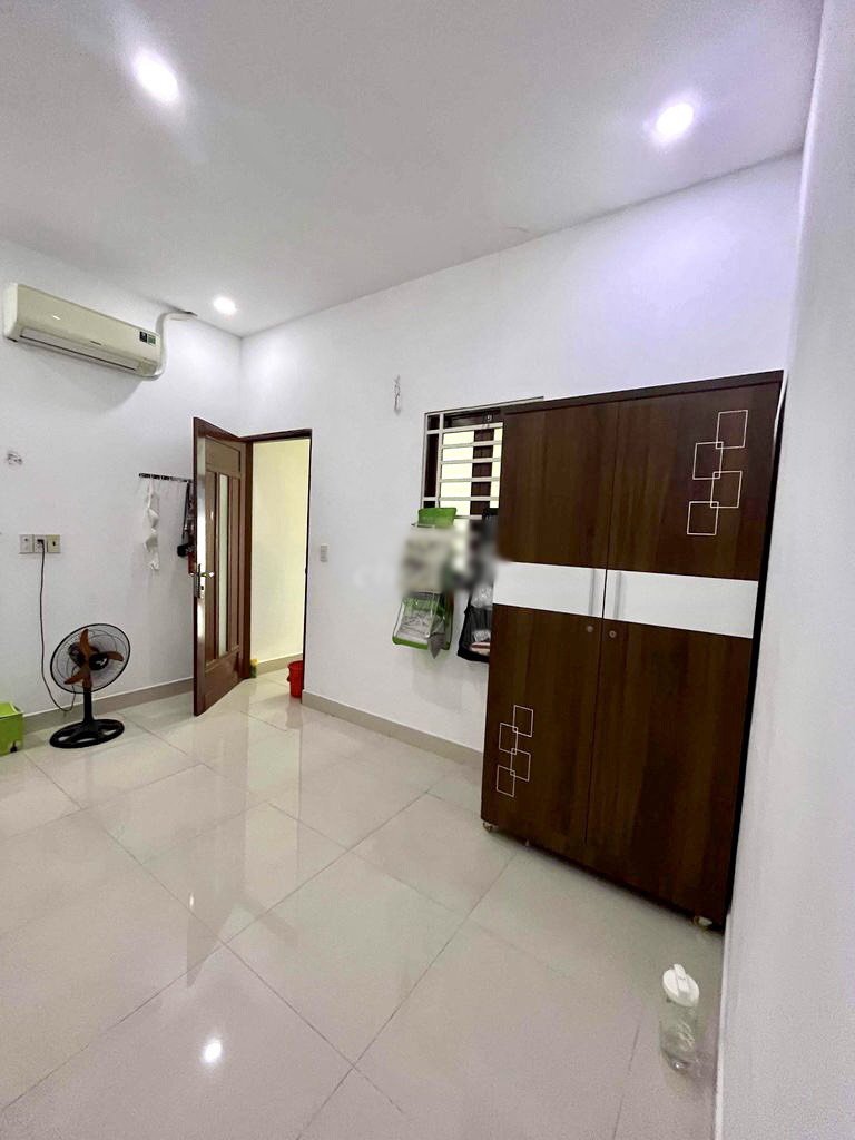 Nhà mới xây Hẻm 154 Âu Dương Lân P2Q8 Giá : 4 Tỷ TL