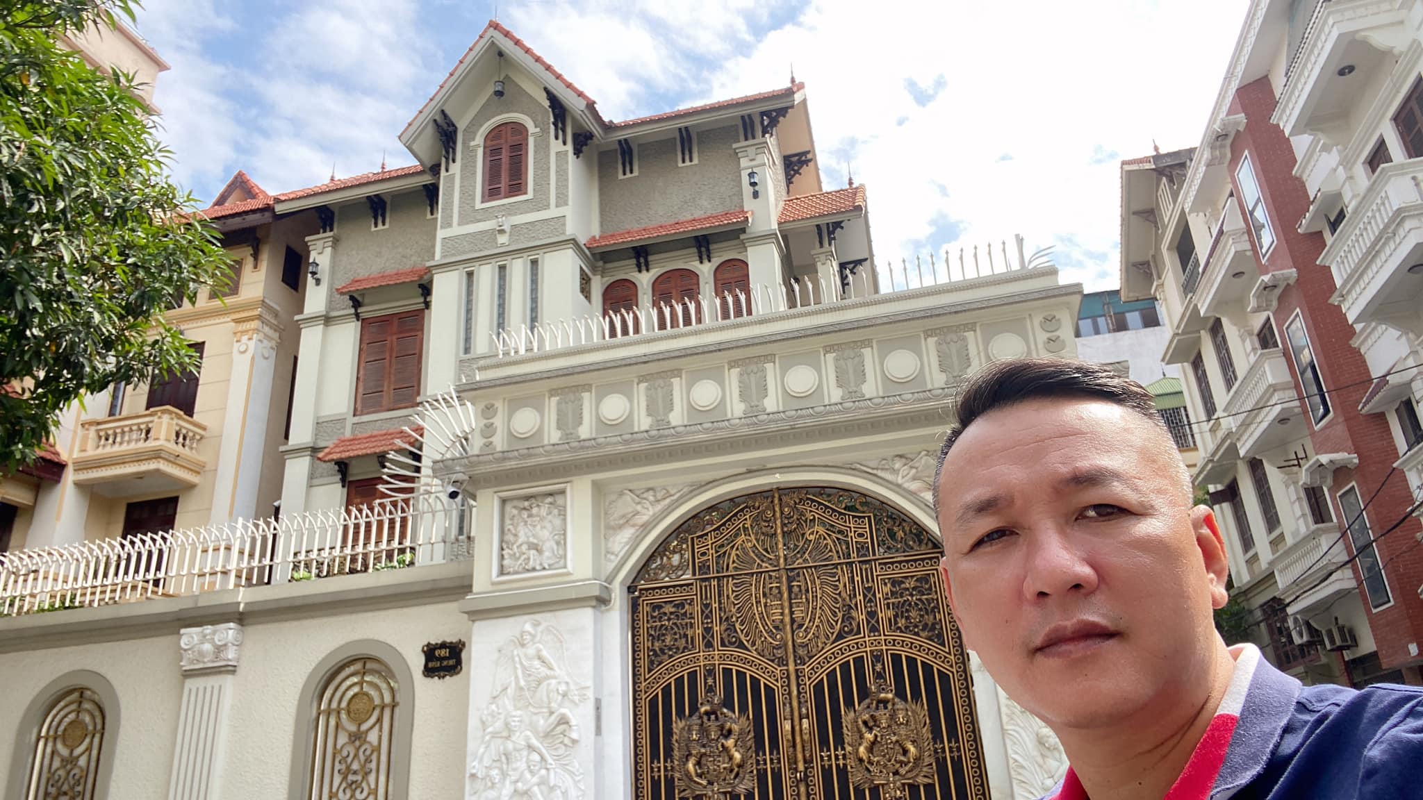 BÁN BIỆT THỰ VIP ĐƯỜNG HOA LAN 8 - VINHOMES RIVERSIDE - QUẬN LONG BIÊN - DIỆN TÍCH 230M2.