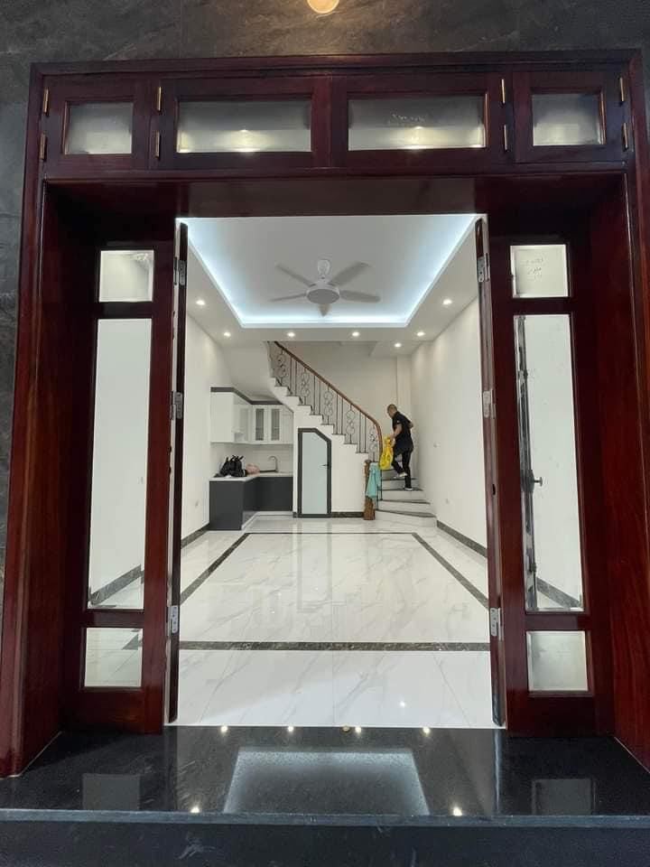 Bán nhà riêng phố Minh Khai quận Hai Bà Trưng 35m2 5 tầng MT4,1m hơn 3 tỷ SĐCC.