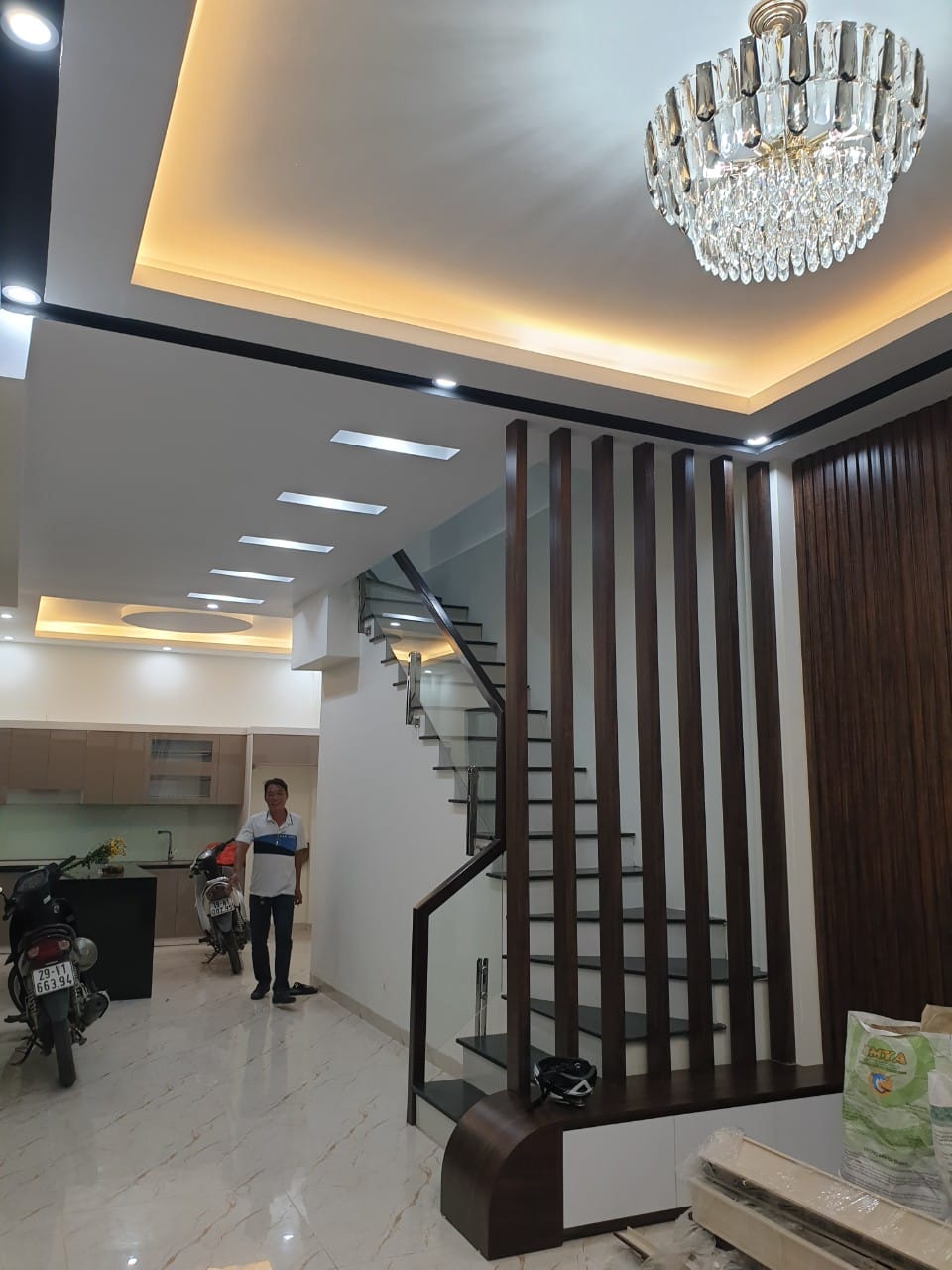 BÁN NHÀ THÁI THỊNH- ĐỐNG ĐA- 70M2-MT: 5.8M- 8 TỶ. TAXI ĐẬU CỬA.