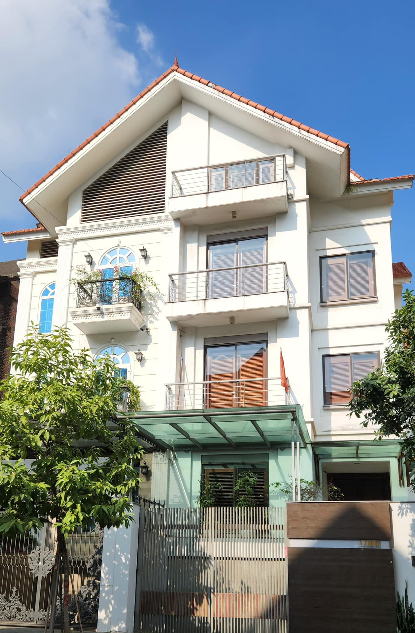 BÁN BIỆT THỰ VIP PHỐ NGUYỄN ĐỖ CUNG - LÀNG QUỐC TẾ THĂNG LONG - QUẬN CẦU GIẤY - DIỆN TÍCH 200M2.