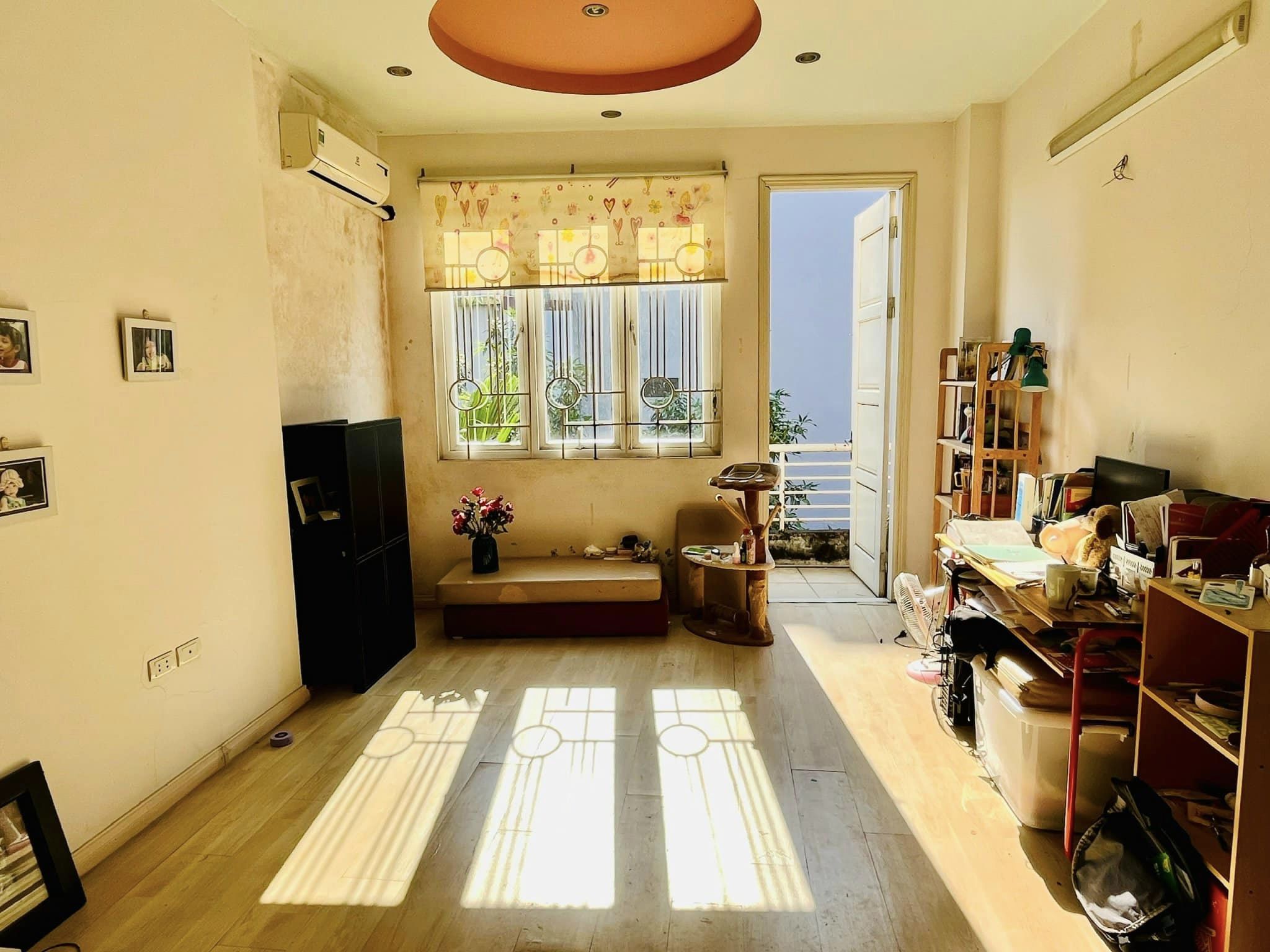 Bán Nhà Phân lô oto Tránh Phạm Tuấn Tài Cầu Giấy DT 42m2, 5 Tầng, MT 6m, 9 tỷ