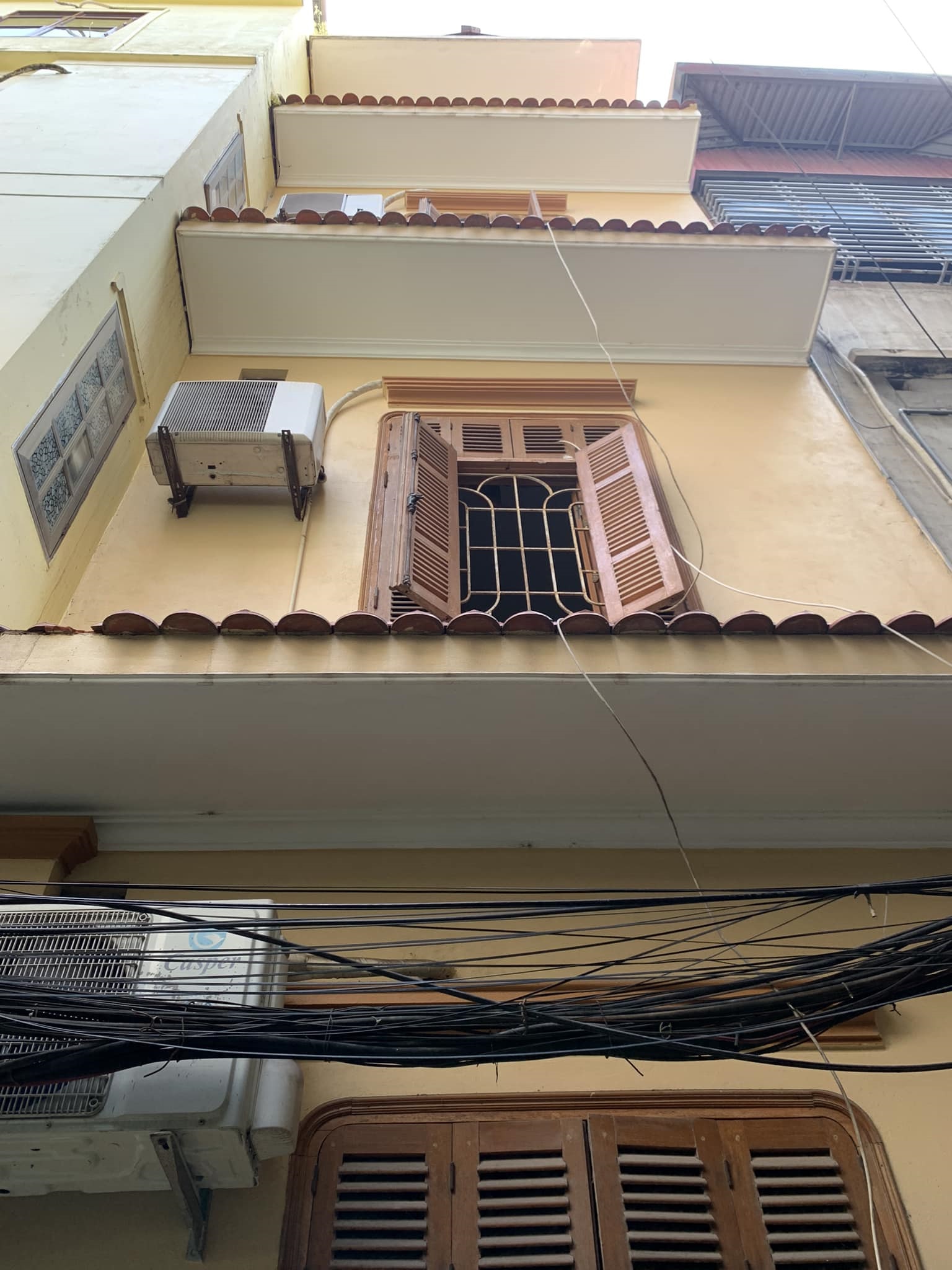 Bán nhà Ông Ích Khiêm, Ba Đình, ngõ rộng, gần phố, cách Lăng Bác 50m, giá 12.3 tỷ